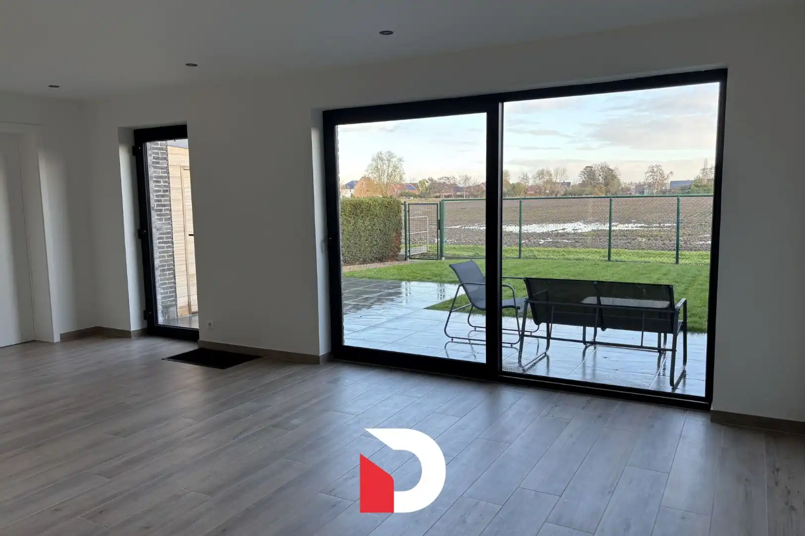 Gerenoveerde, lichtrijke woning met 3 slaapkamers en garage  foto 6