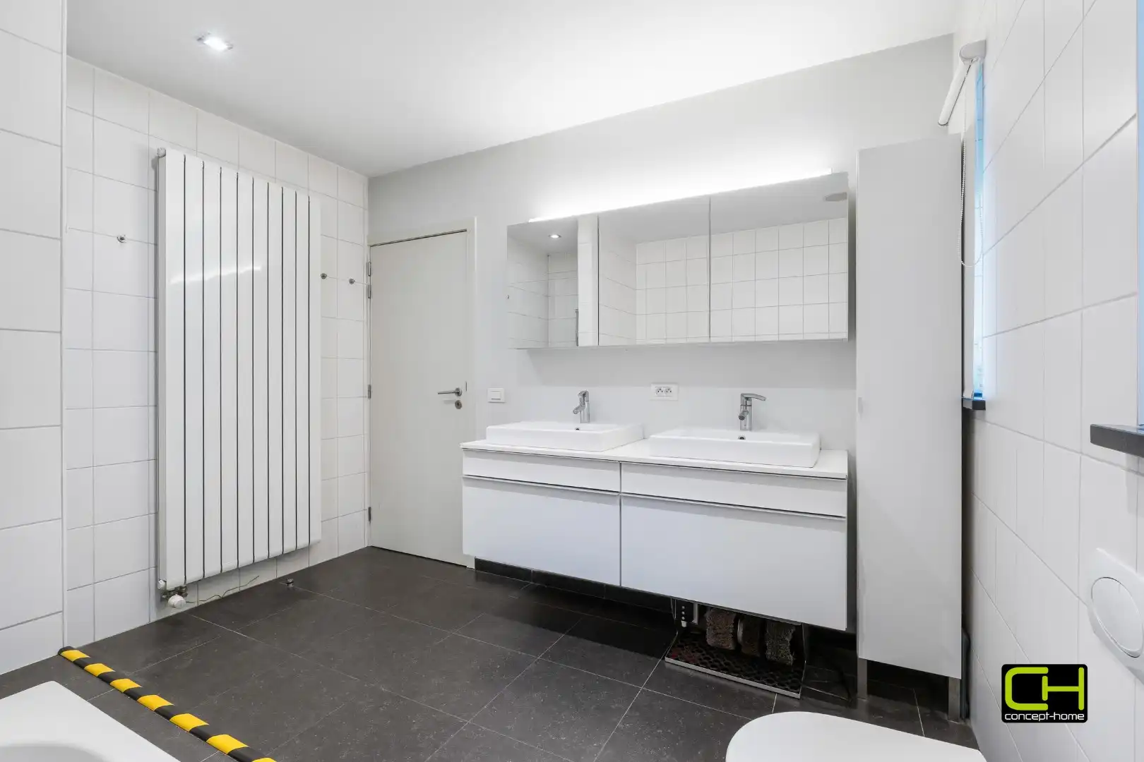 Ruime woning op een perceel van 4.949 m² te koop in Lievegem foto 11