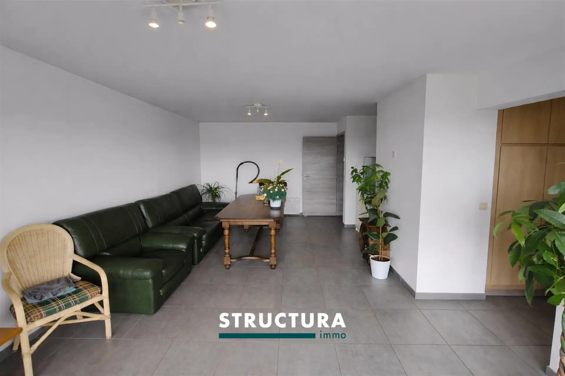 Gerenoveerd appartement op tweede verdiep foto 3