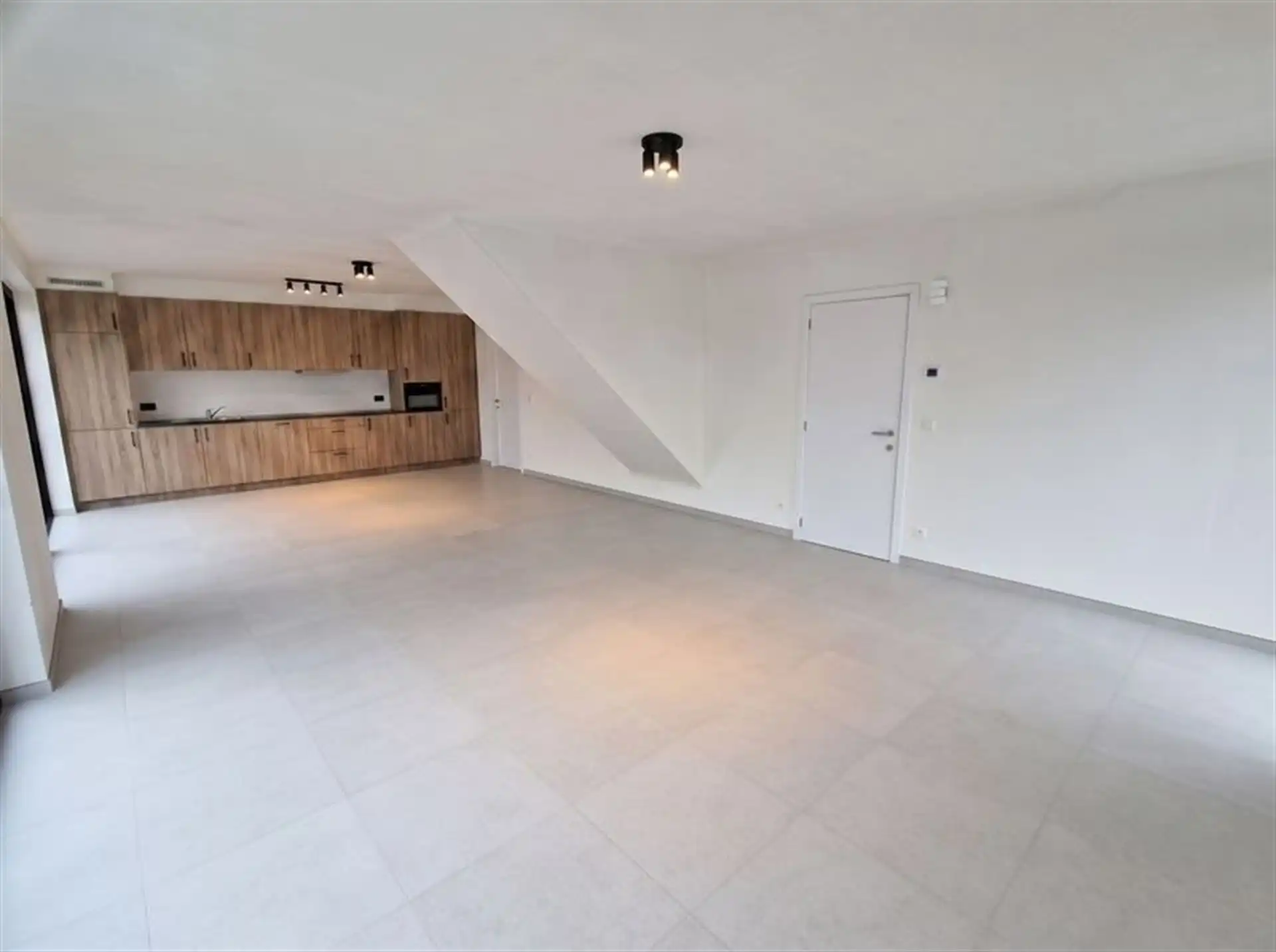 Gelijkvloers duplex appartement 132m², 2 slpk, terras + tuin 100m², garagebox foto 3