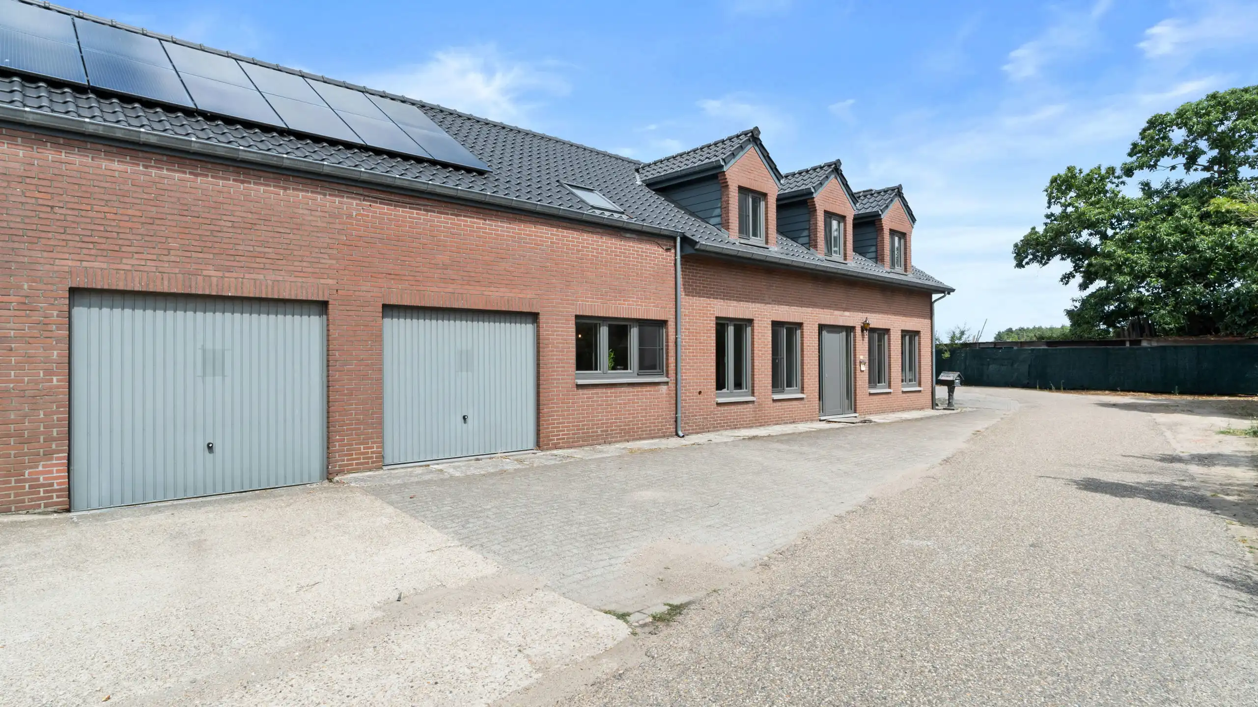 OUDSBERGEN - Zeer ruime landbouwwoning op 2,5ha met loodsen  foto 5