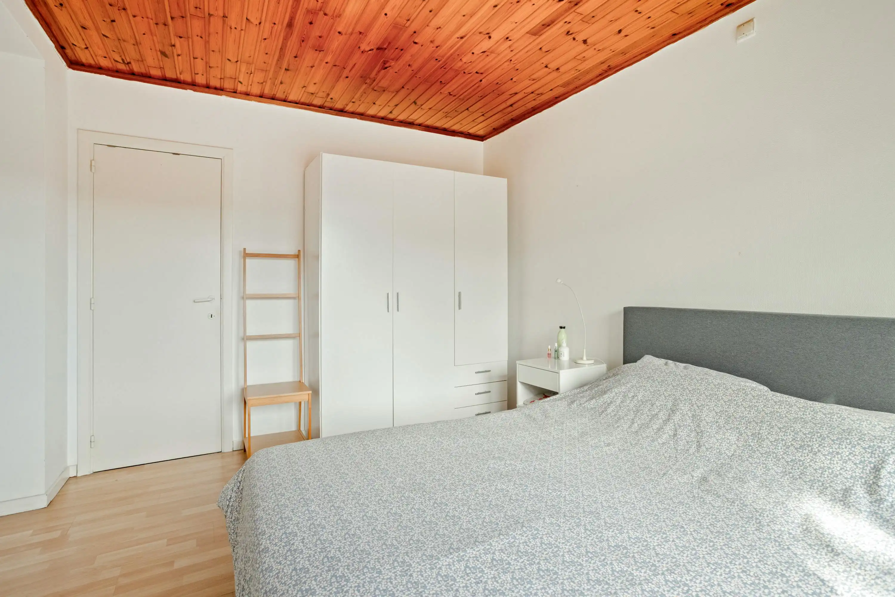 Lichtrijk appartement met 2 slaapkamers te koop in Brugge foto 8