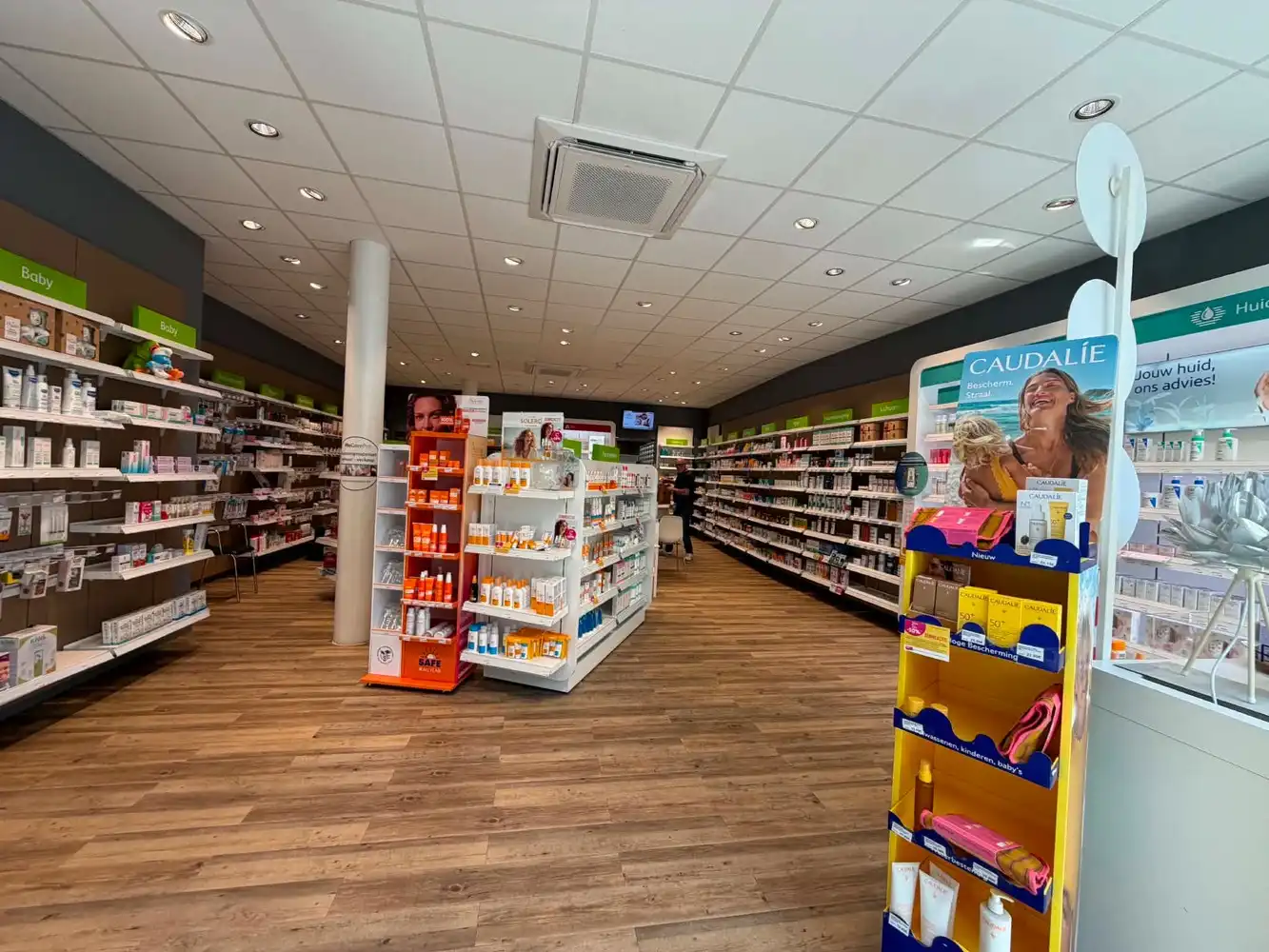 Modern commercieel pand op topligging nabij H&M en HEMA foto 9