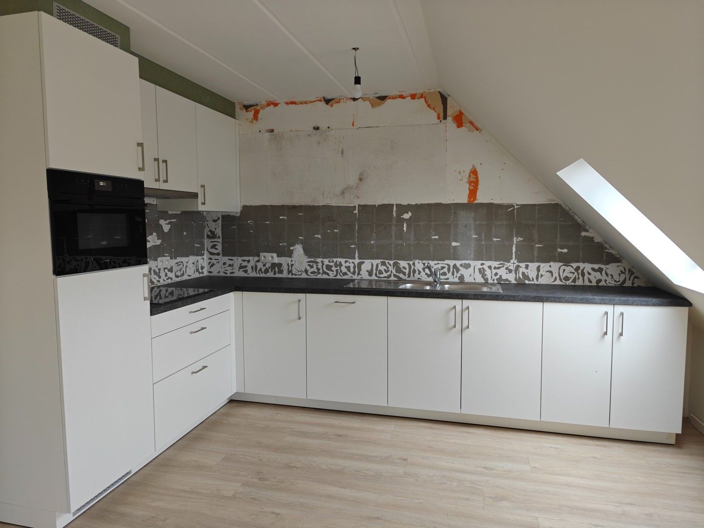 Gerenoveerd appartement te huur foto 2