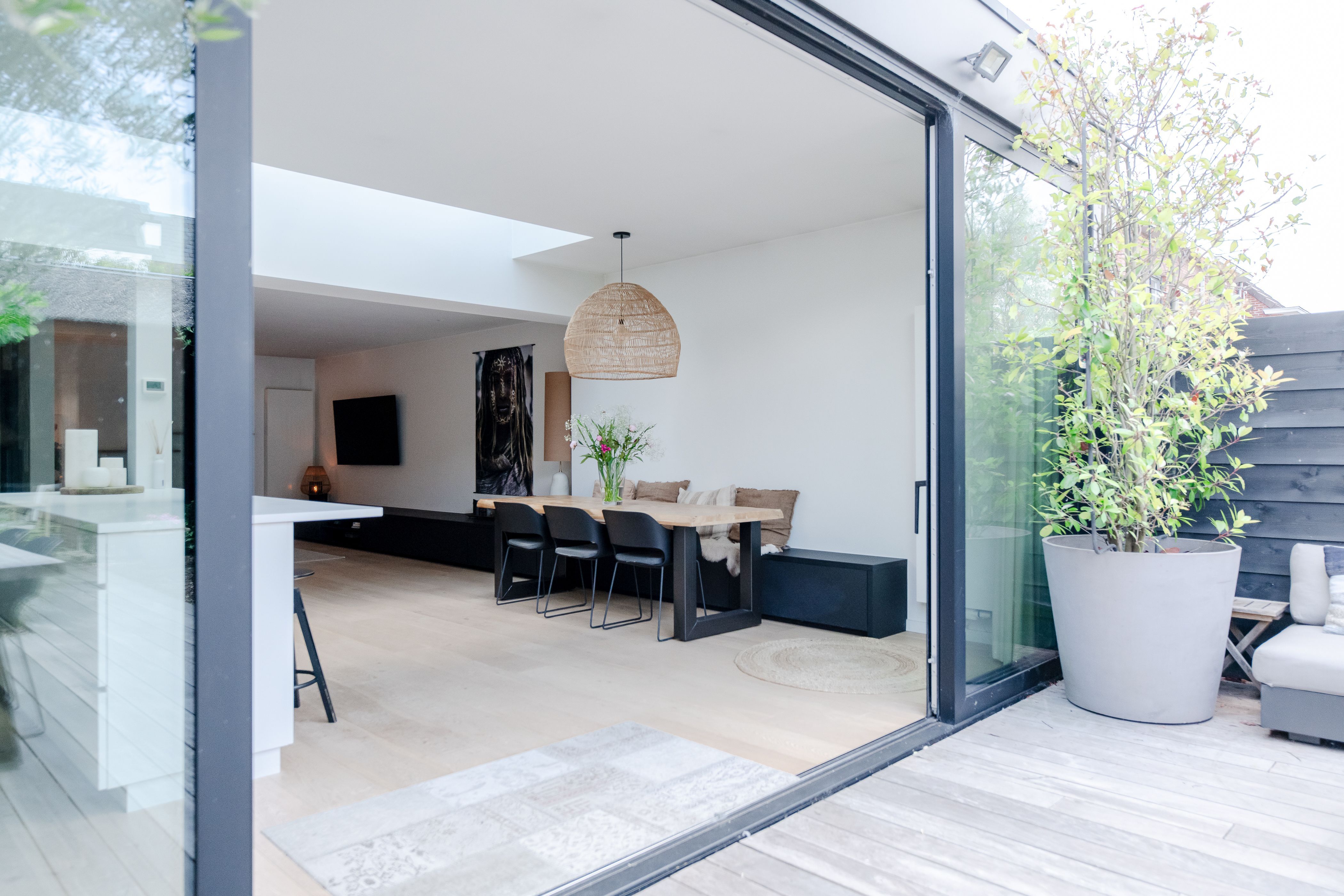 Feelgood woning met 4 slpks, 2 badk en prachtige tuin foto 10
