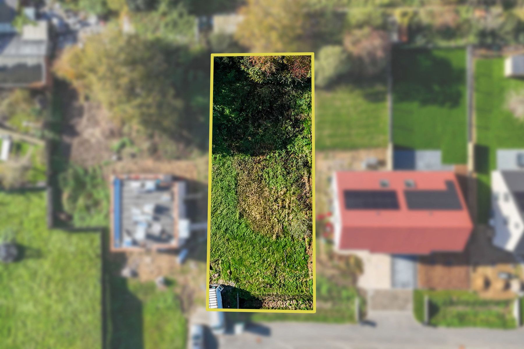 Zuidwest georiënteerde bouwgrond in doodlopende straat foto {{pictureIndex}}