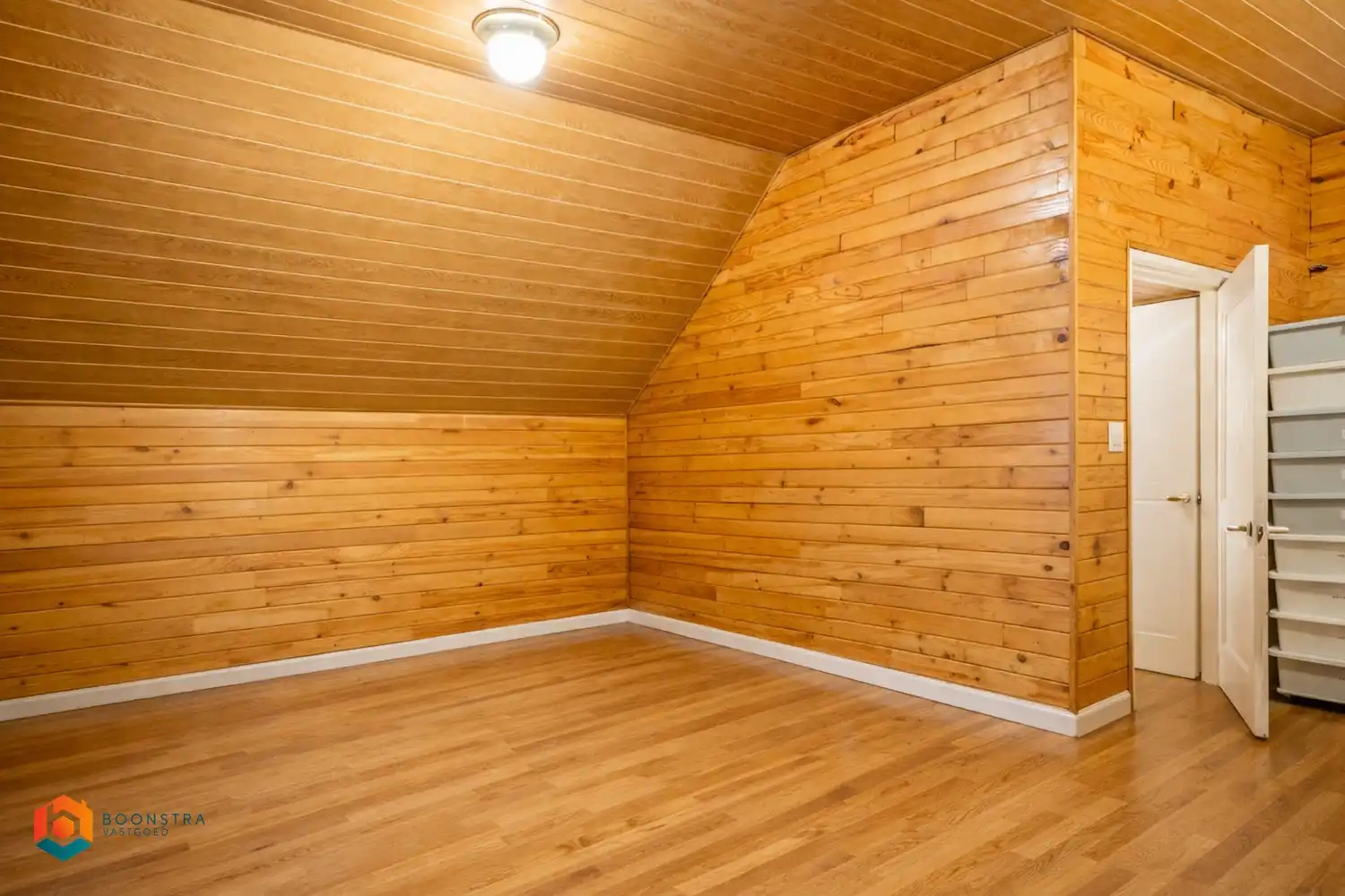 Te renoveren woning met 3 slaapkamers, tuin en garage foto 15