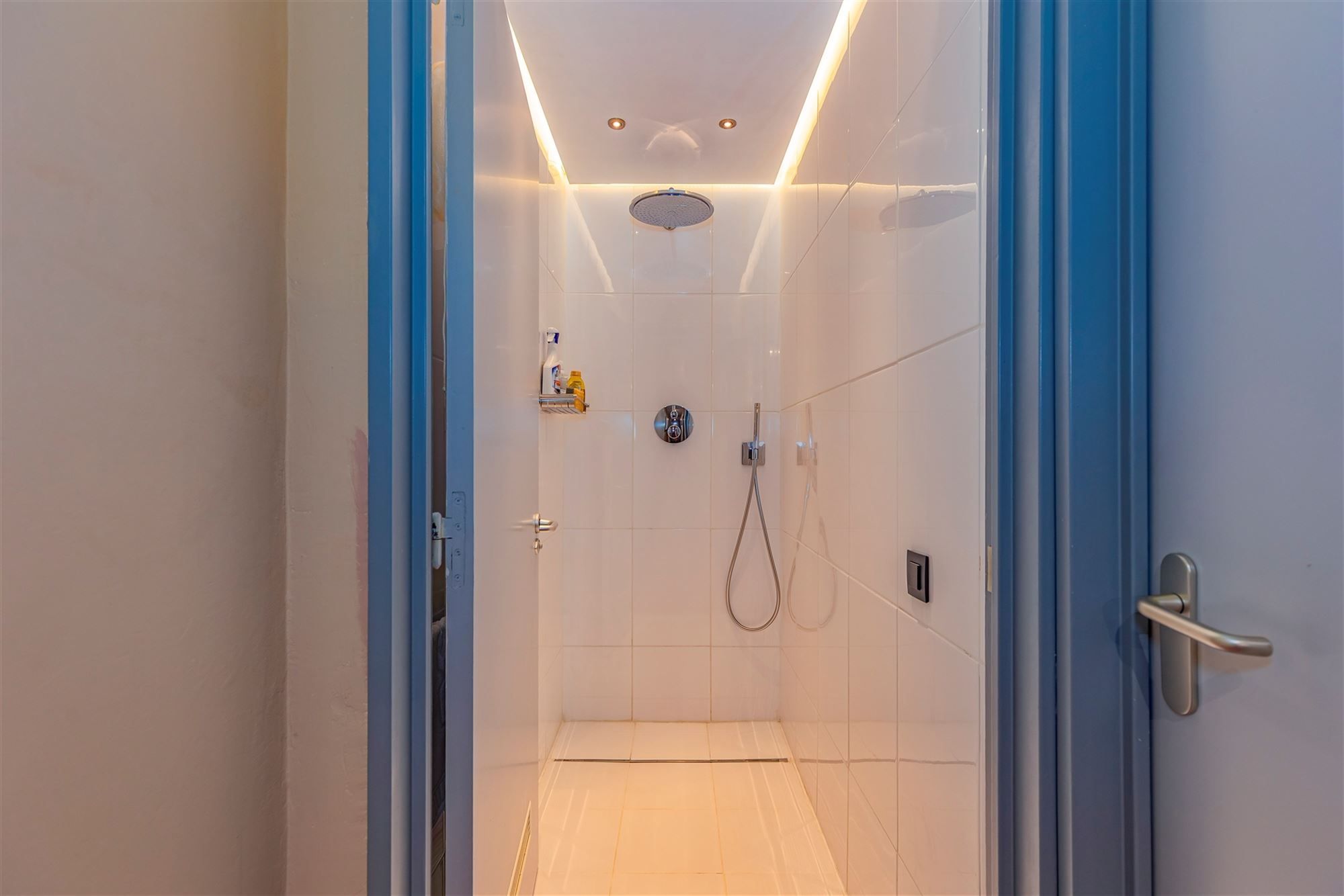 Ruime villa met 5 slpks en 3 bdks op een preceel van 2128m² foto 20