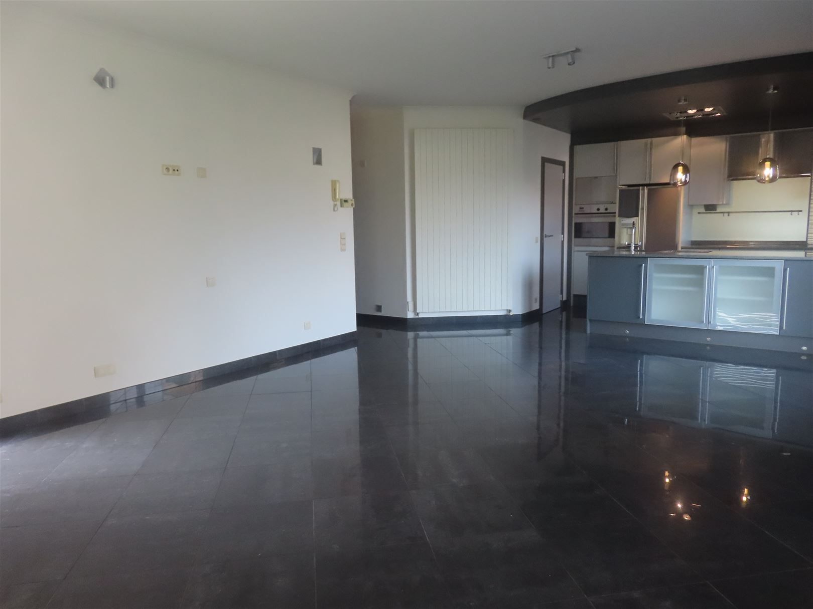 Recent 2 slaapkamerappartement met terras! foto 8