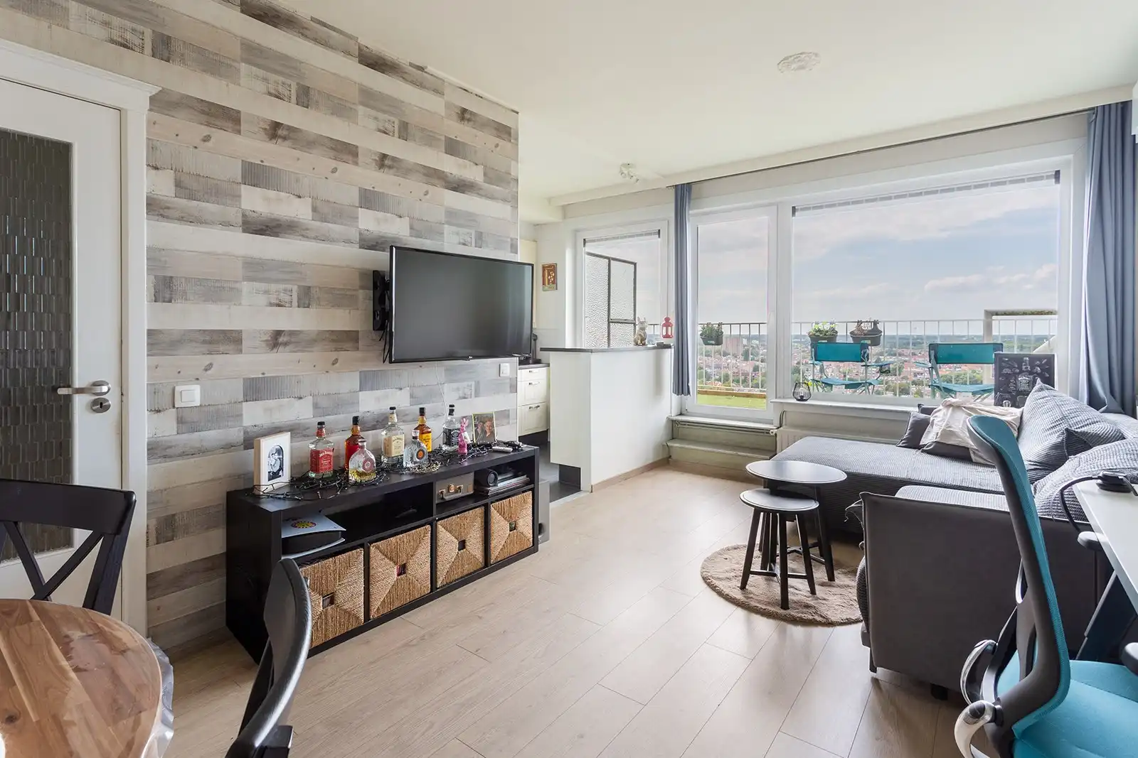 Lichtrijk appartement met ruim terras foto 6