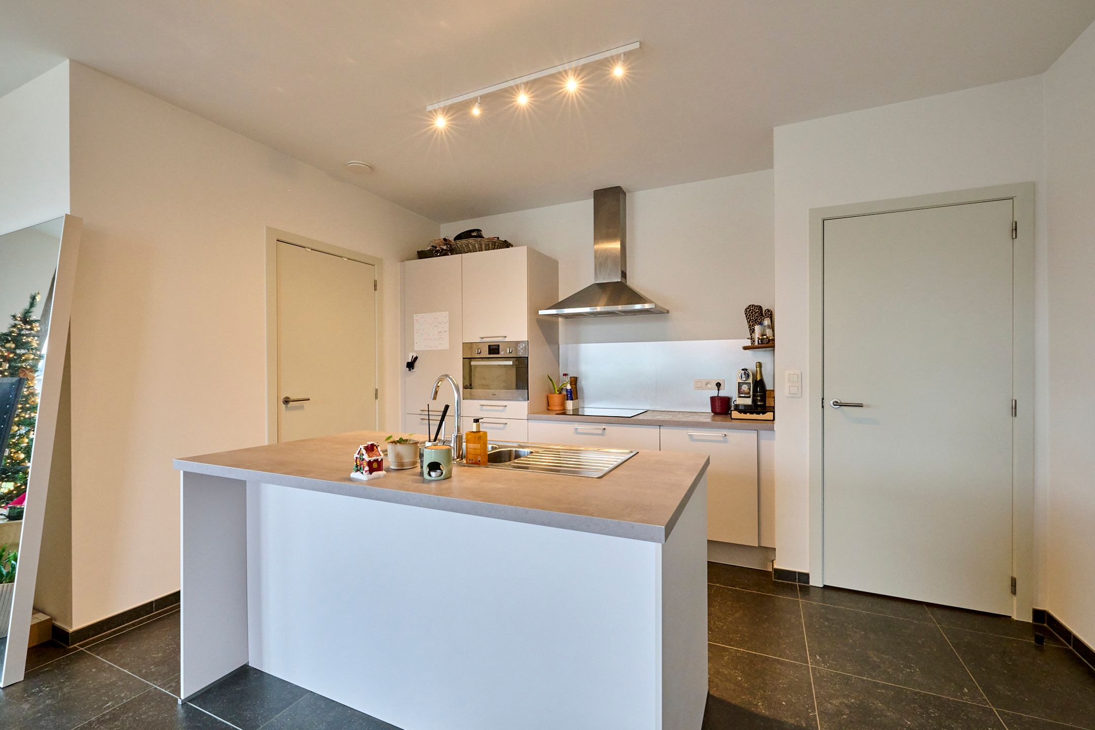 Energiezuinig 2 slpk appartement - terras - parking foto 5