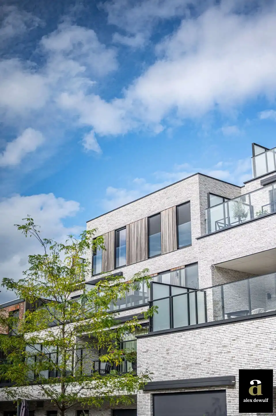 Recent appartement met groot terras, centrum Waregem [Stationsstraat]. foto 24