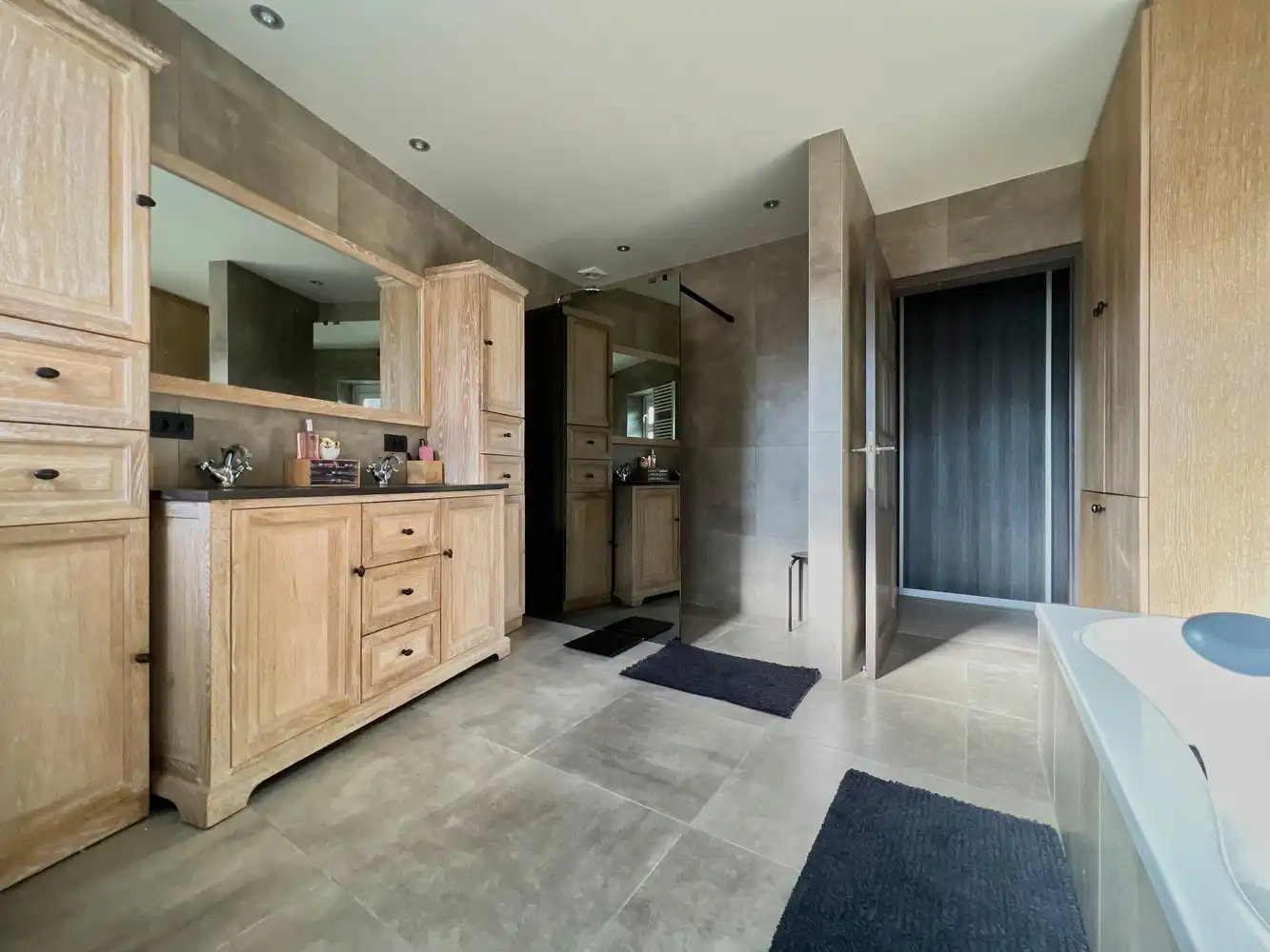 Prachtige gezinswoning met bijgebouw + zonnige tuin foto 9