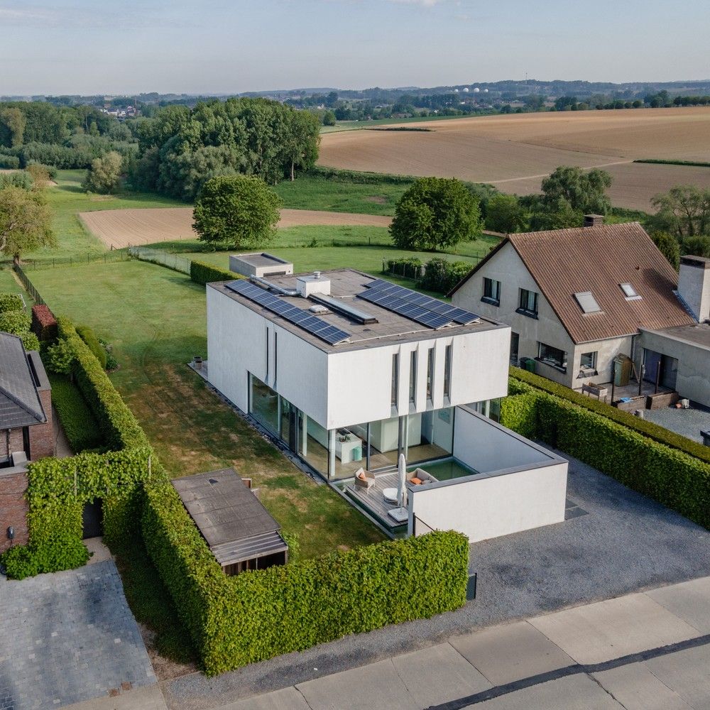 Moderne villa in een groene oase van rust foto 12