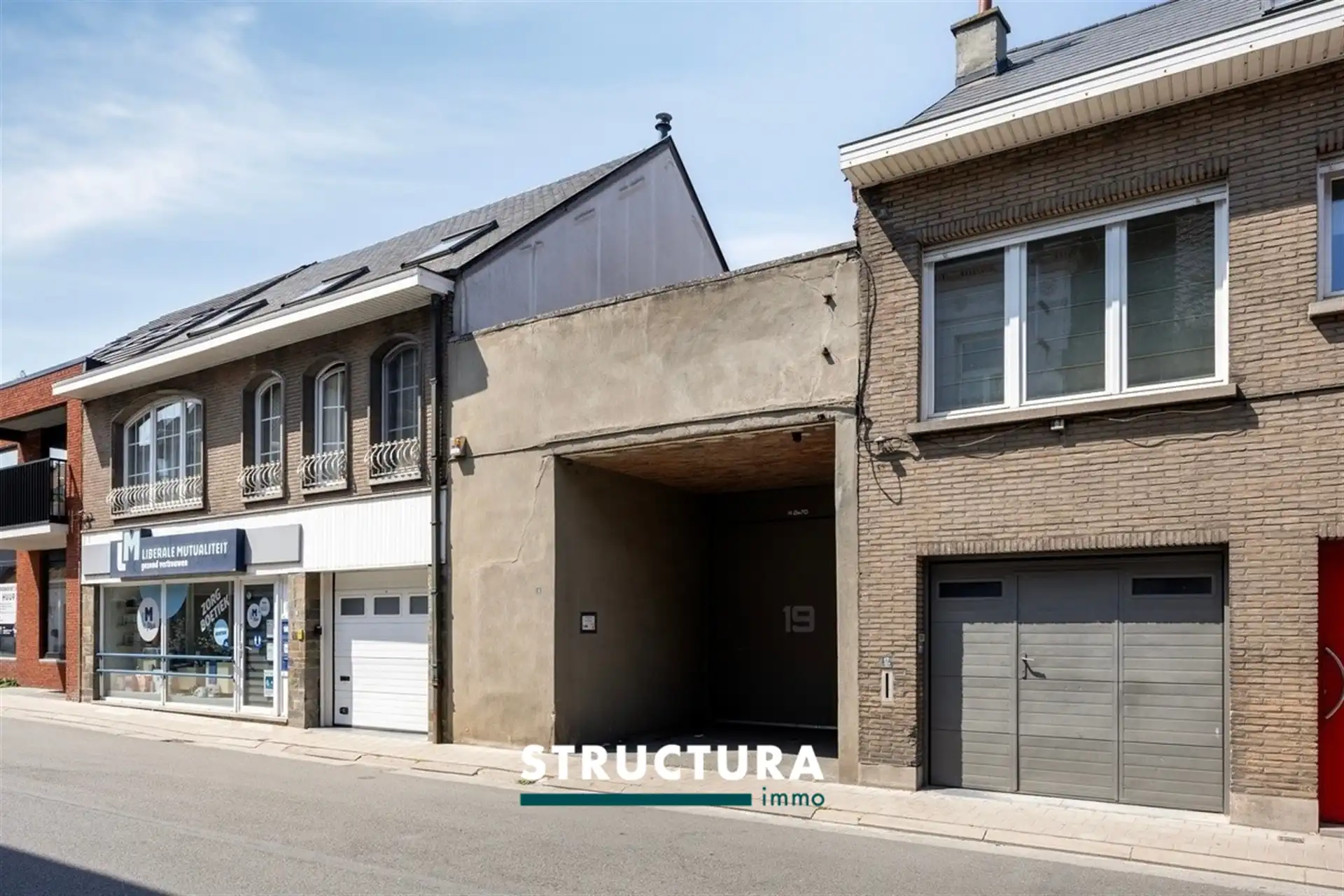 Prachtige woning met ruime loods foto 48