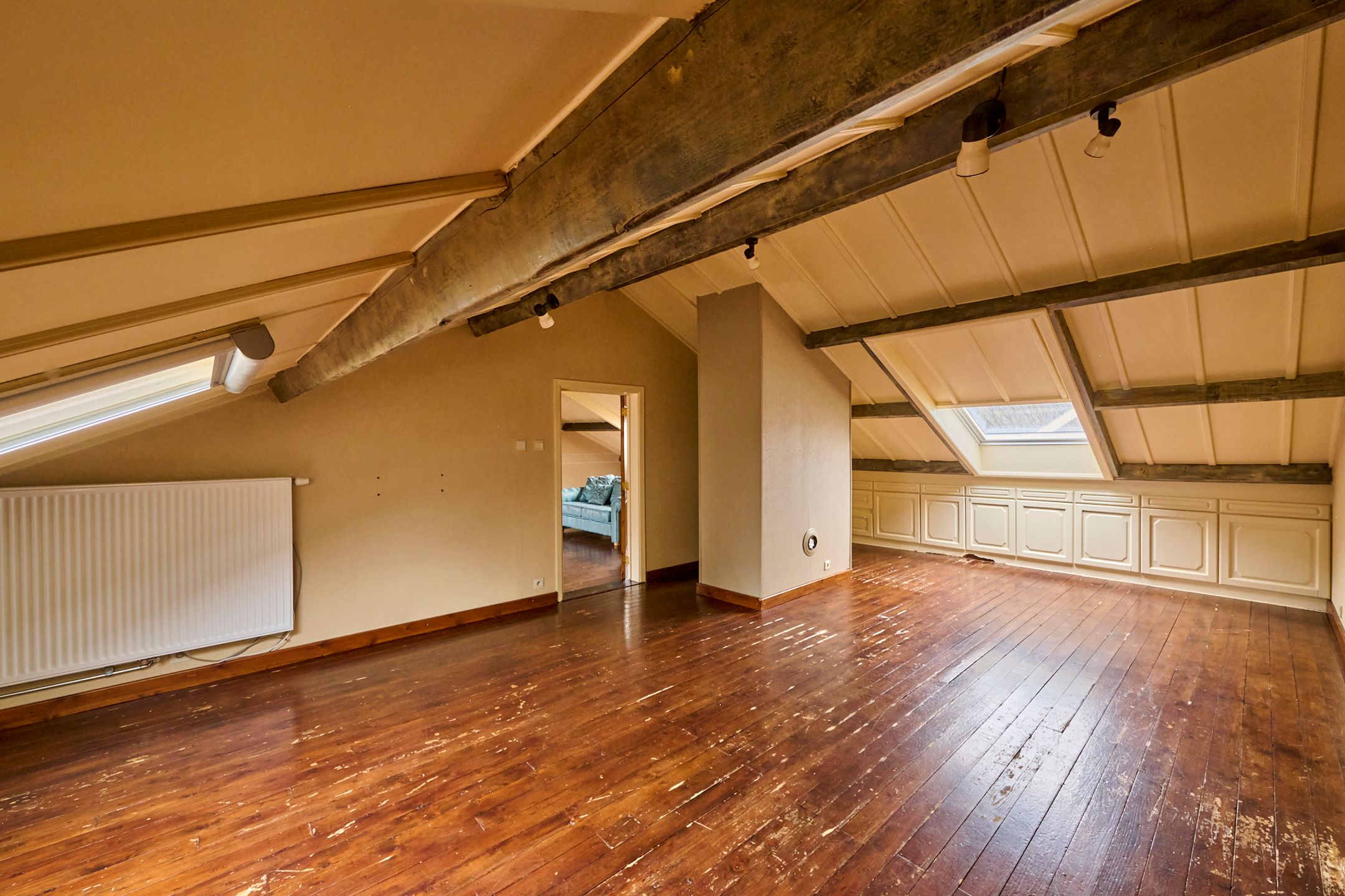 Zeer ruime gezinswoning + bovenliggend appartement foto 15