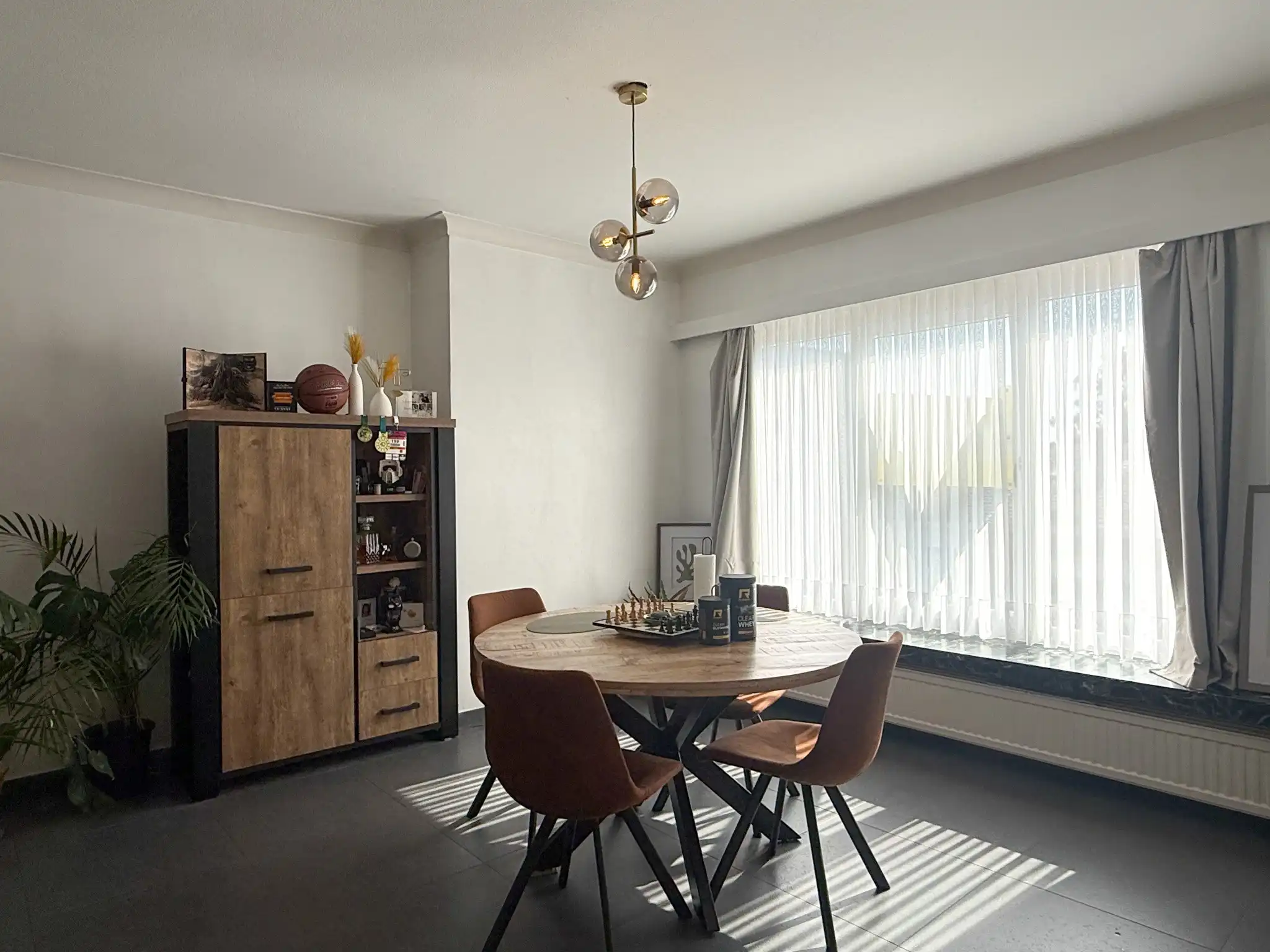 Appartement met twee slaapkamers, terras en autostaanplaats nabij het centrum van Beveren foto 3