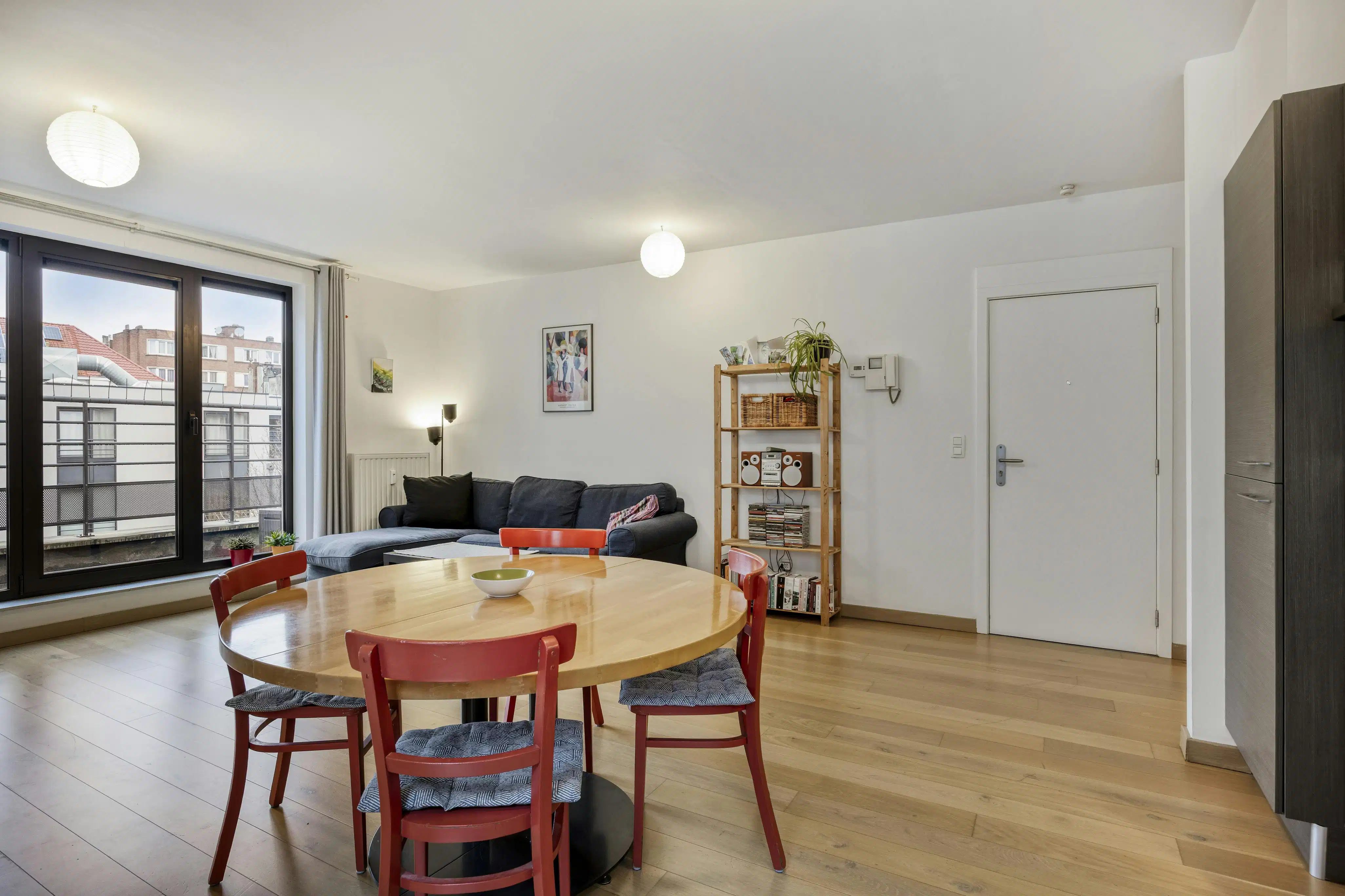 Rustig gelegen 1 slpk appt 65m², met terras en parking  foto 3