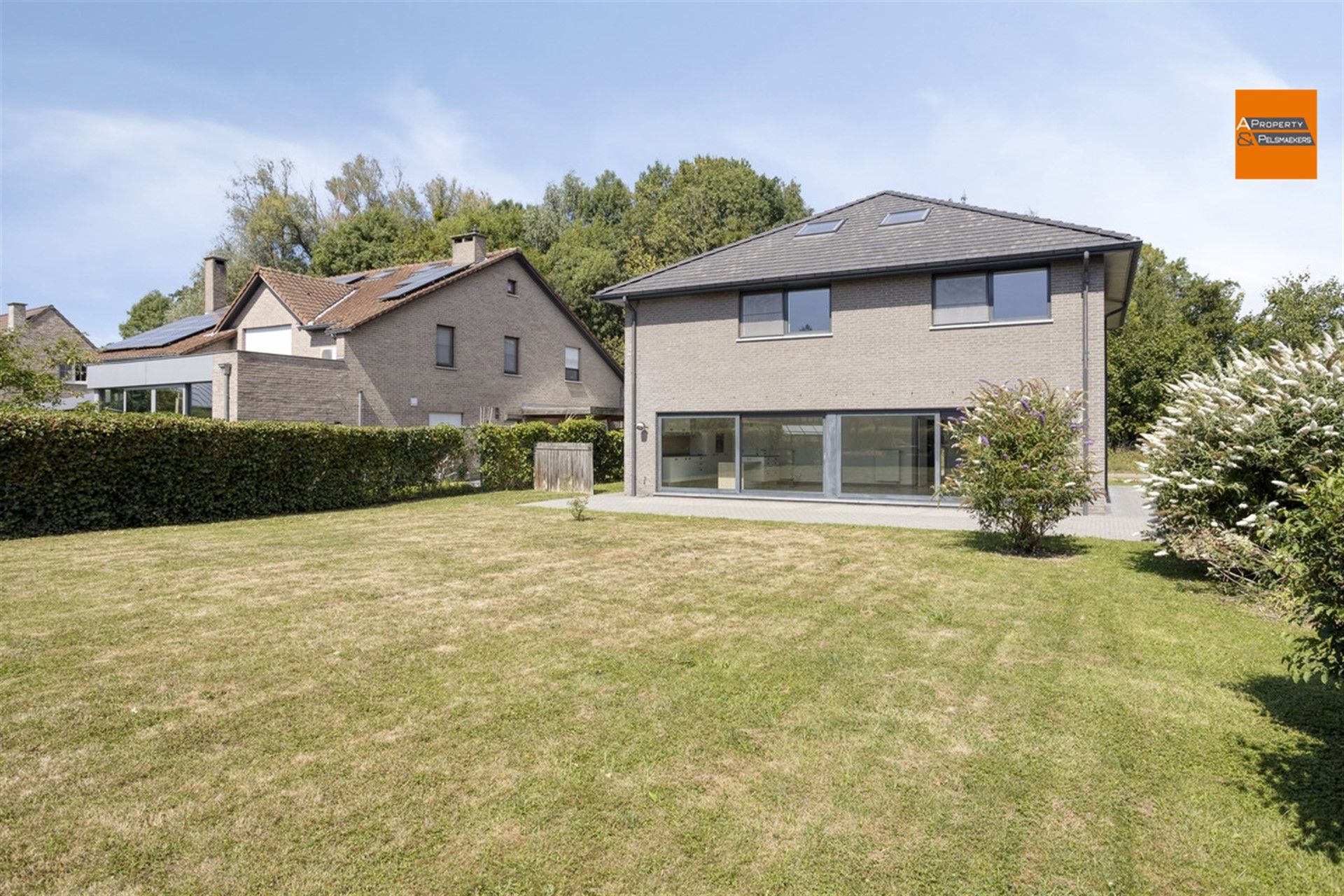 Een stijlvolle villa gelegen in een rustige straat in Kortenberg.

 foto 19