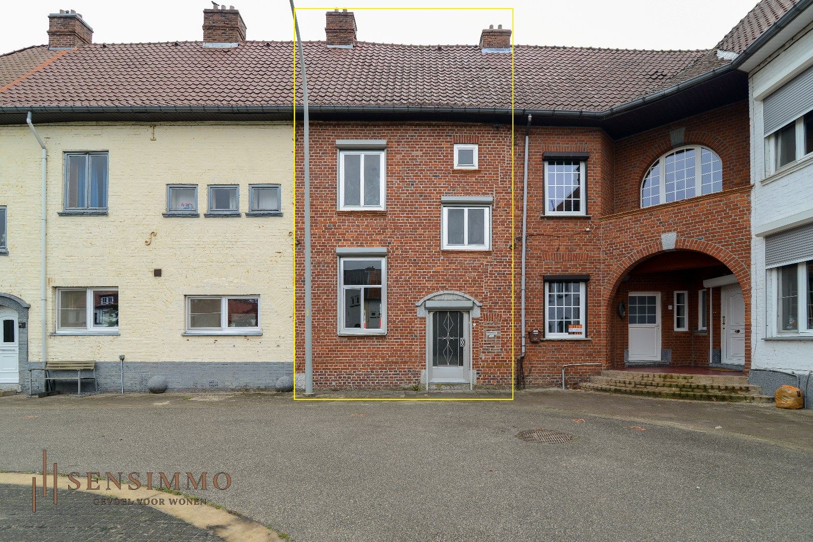 Hoofdfoto van de publicatie: Gerenoveerde woning met 5 slaapkamers in Winterslag - Genk