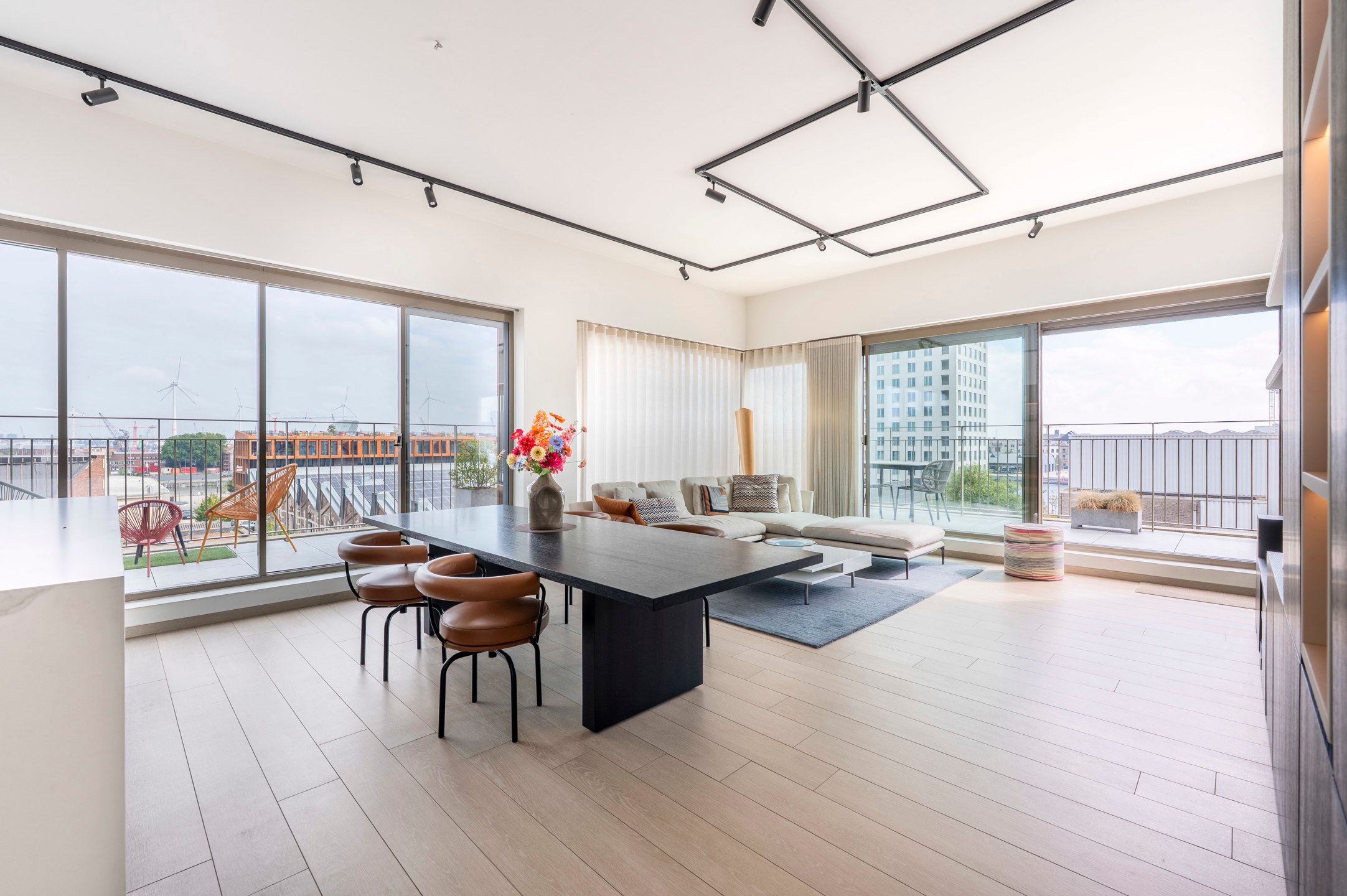 ANTWERPEN - Penthouse appartement met 3 slaapkamers foto {{pictureIndex}}