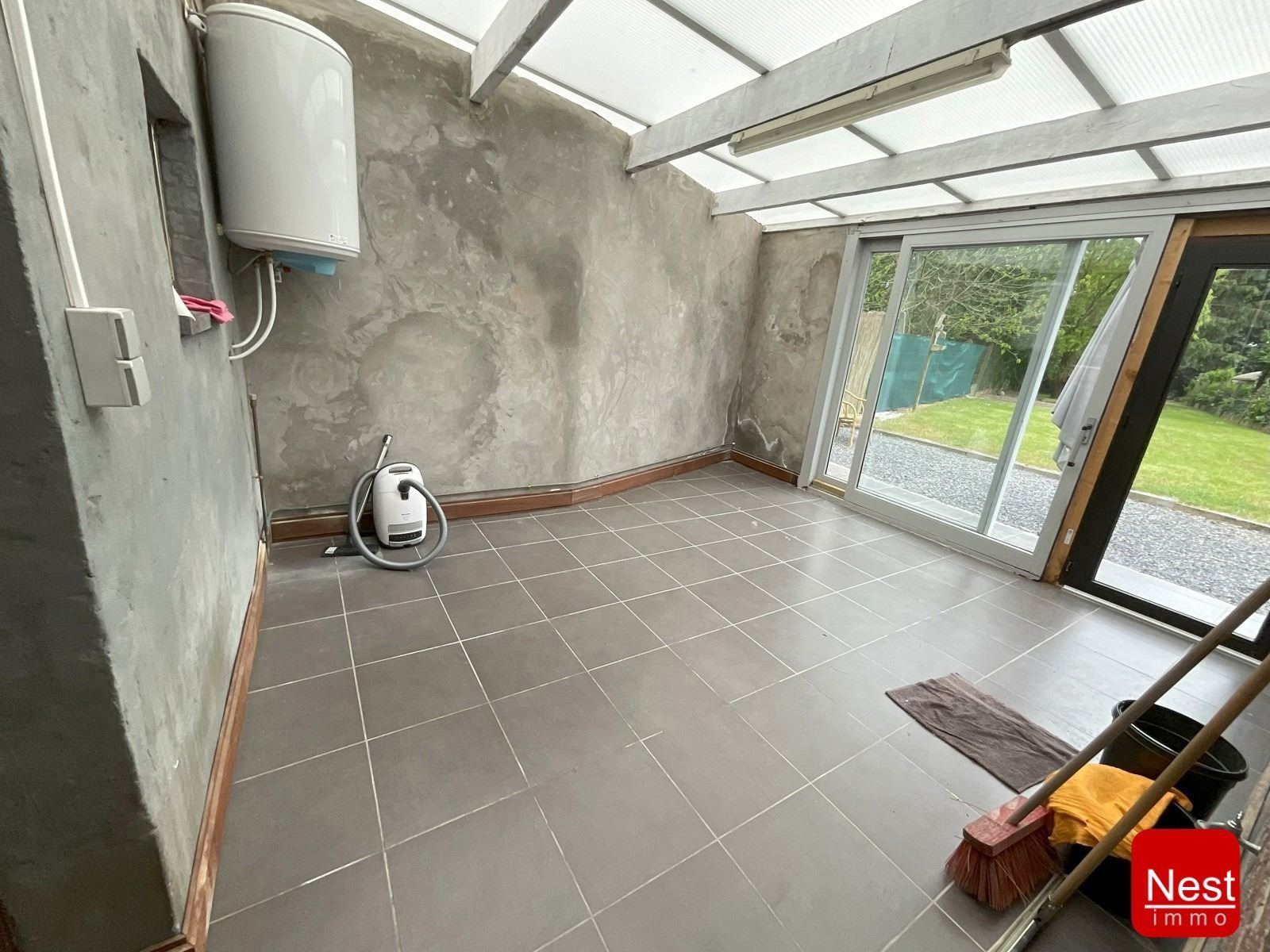 Te renoveren woning met groot potentieel foto 10