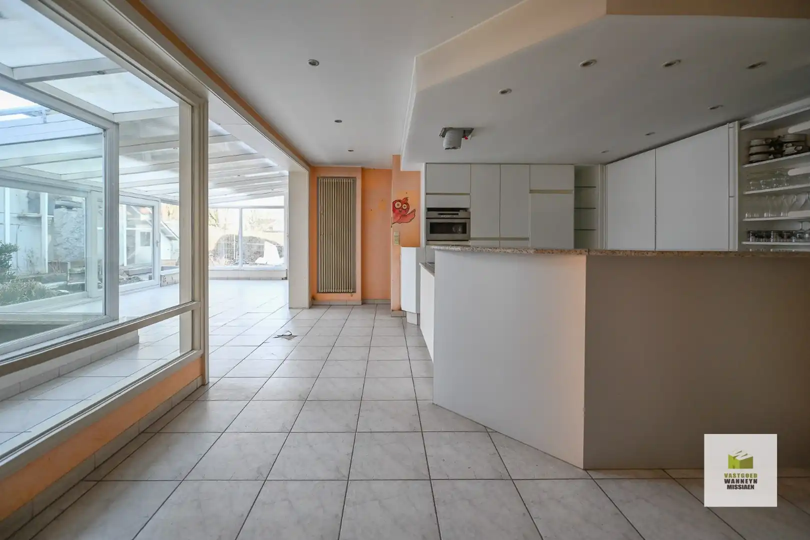 Ruime te renoveren gezinswoning met grote garage en 4 slaapkamers op 349m2 foto 11