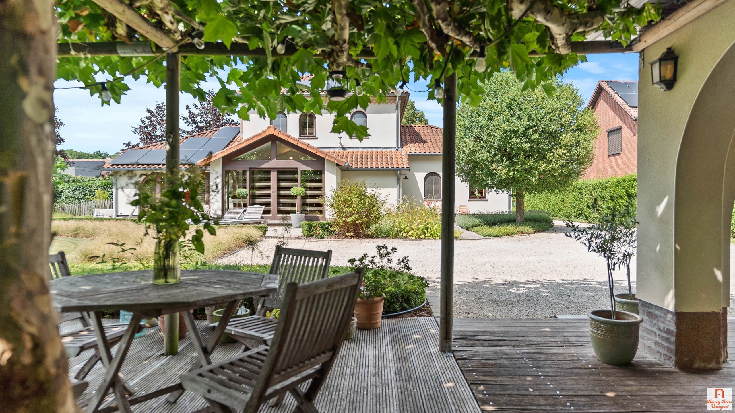 Stijlvol landhuis met tijdloze luxe en doordachte indeling foto 10