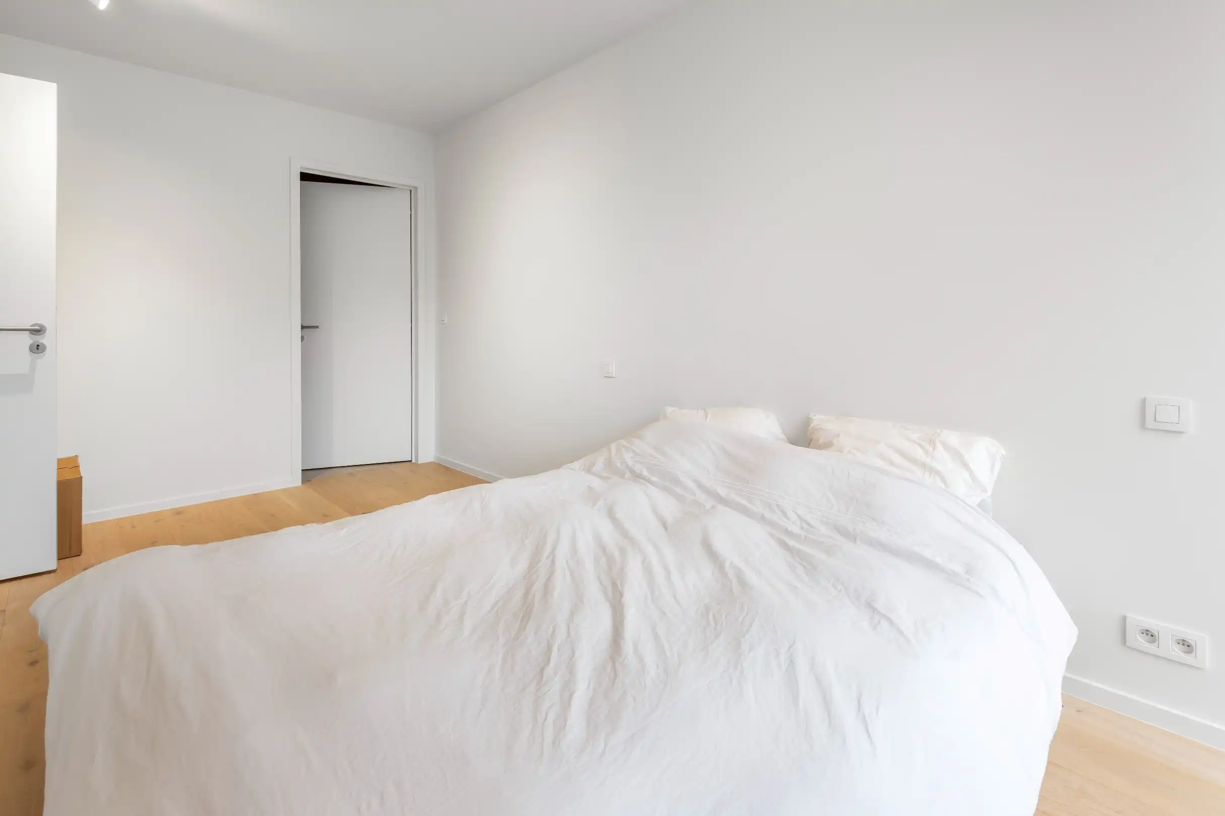 Moderne nieuwbouwwoning met ruime terrassen en ondergrondse dubbele garagebox foto 13