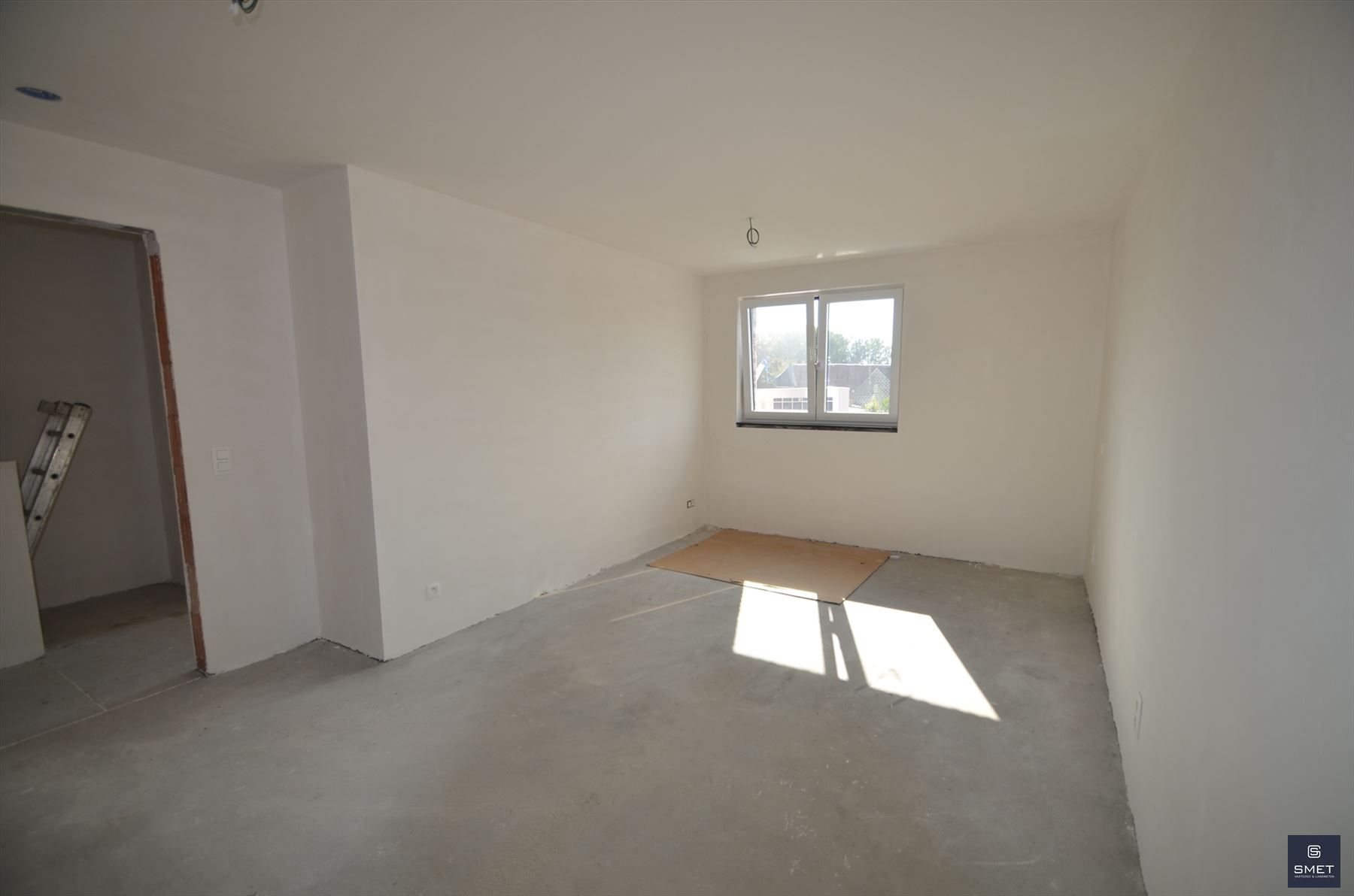 Halfopen nieuwbouw woning foto 21