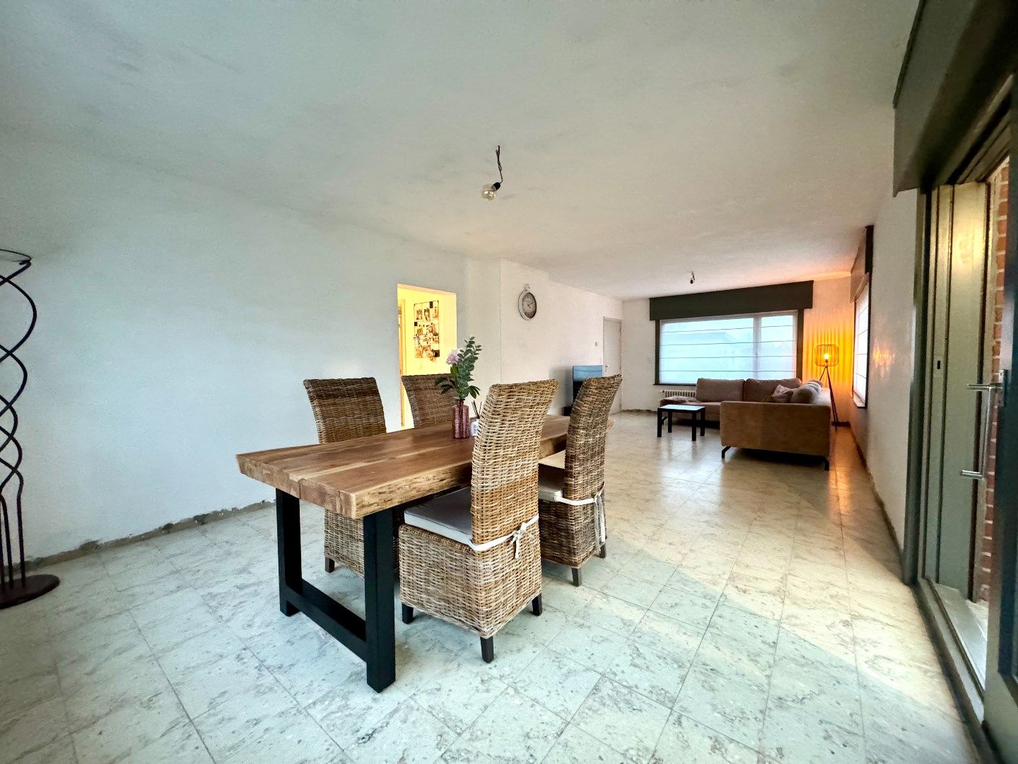 ALLEENSTAANDE WONING MET 4 SLPKS, TUIN EN GARAGE foto 7