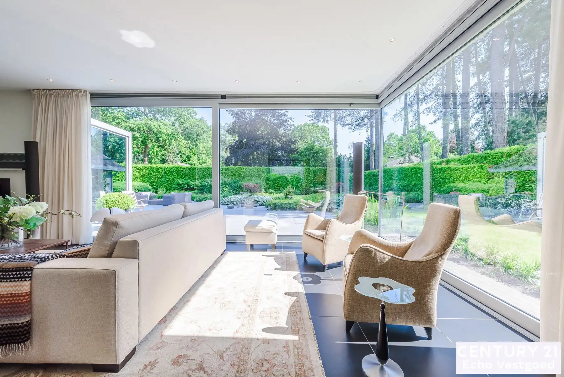 Exclusieve onderhouden architectenvilla in villawijk De Lint foto {{pictureIndex}}