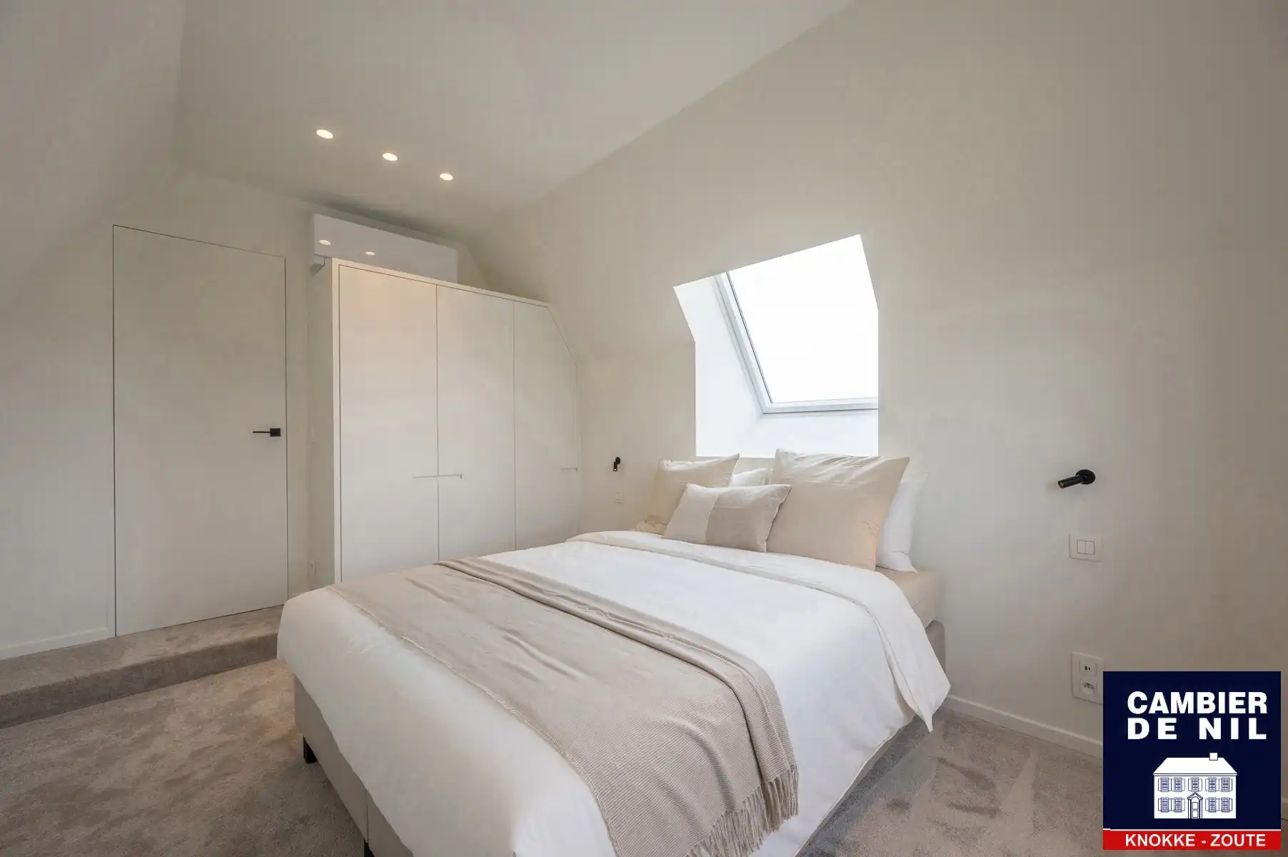 Ruime, volledig gerenoveerde villa aan de rand van het Zoute foto 24