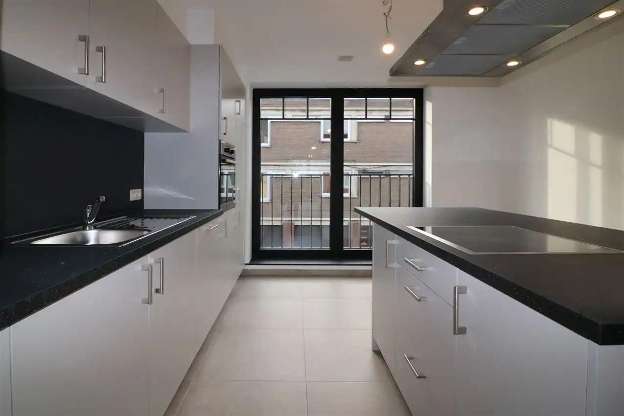 Unieke duplex met twee slpk, terras, autostaanplaats foto 6