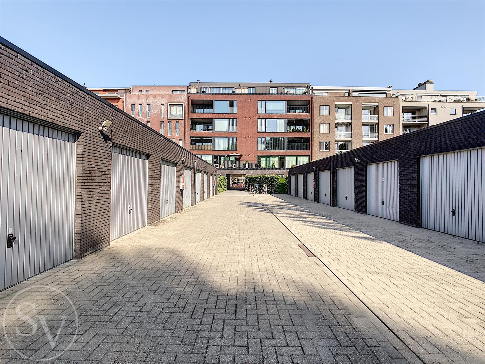 Gelijkvloers appartement, 2 slpk en tuin! foto 12