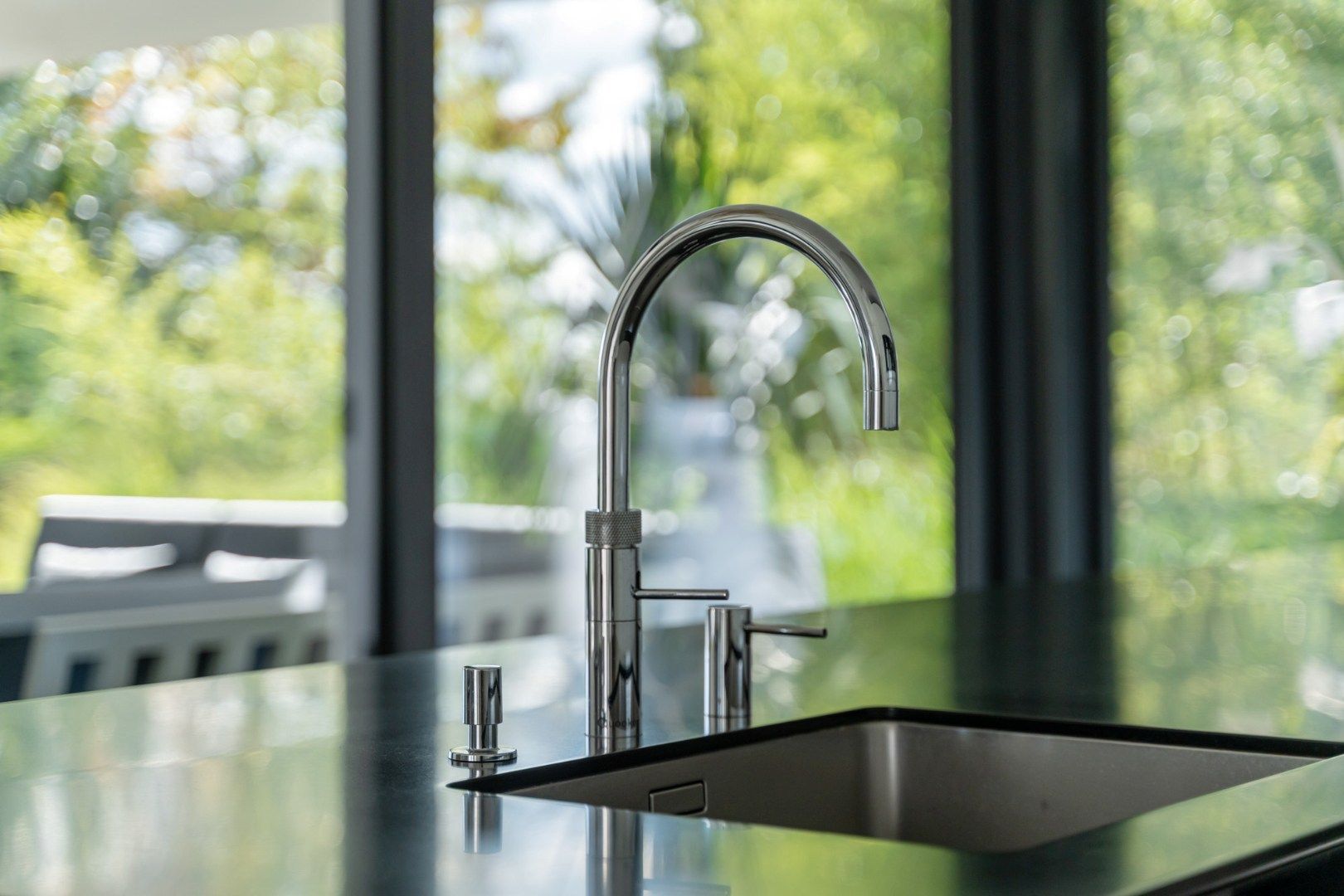 Unieke designvilla met zwembad en panoramisch uitzicht op het Albertkanaal foto 14