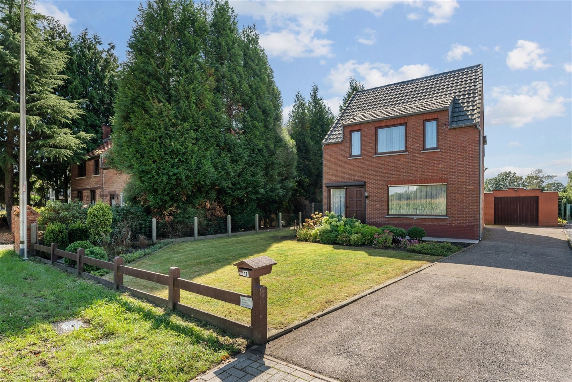 OP TE FRISSEN WONING MET 3 SLAAPKAMERS, SUPER RUSTIG GELEGEN OP EEN PERCEEL VAN 10A TEMIDDEN VAN HET GROEN TE HAM foto 24