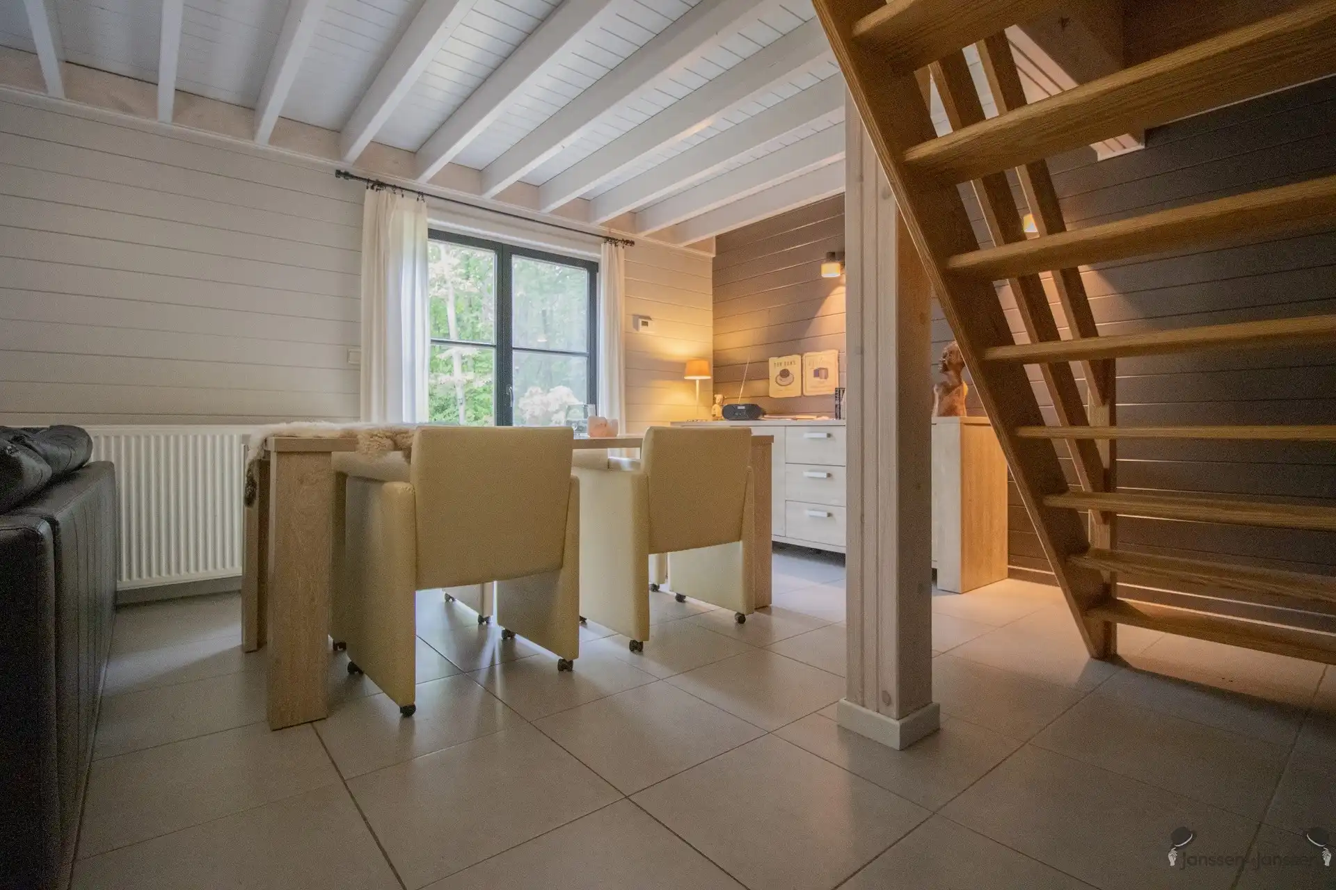 Chalet met bew. opp. van 100 m² met 3 slaapkamers op 3.759 m² in gebied voor verblijfsrecreatie foto 4