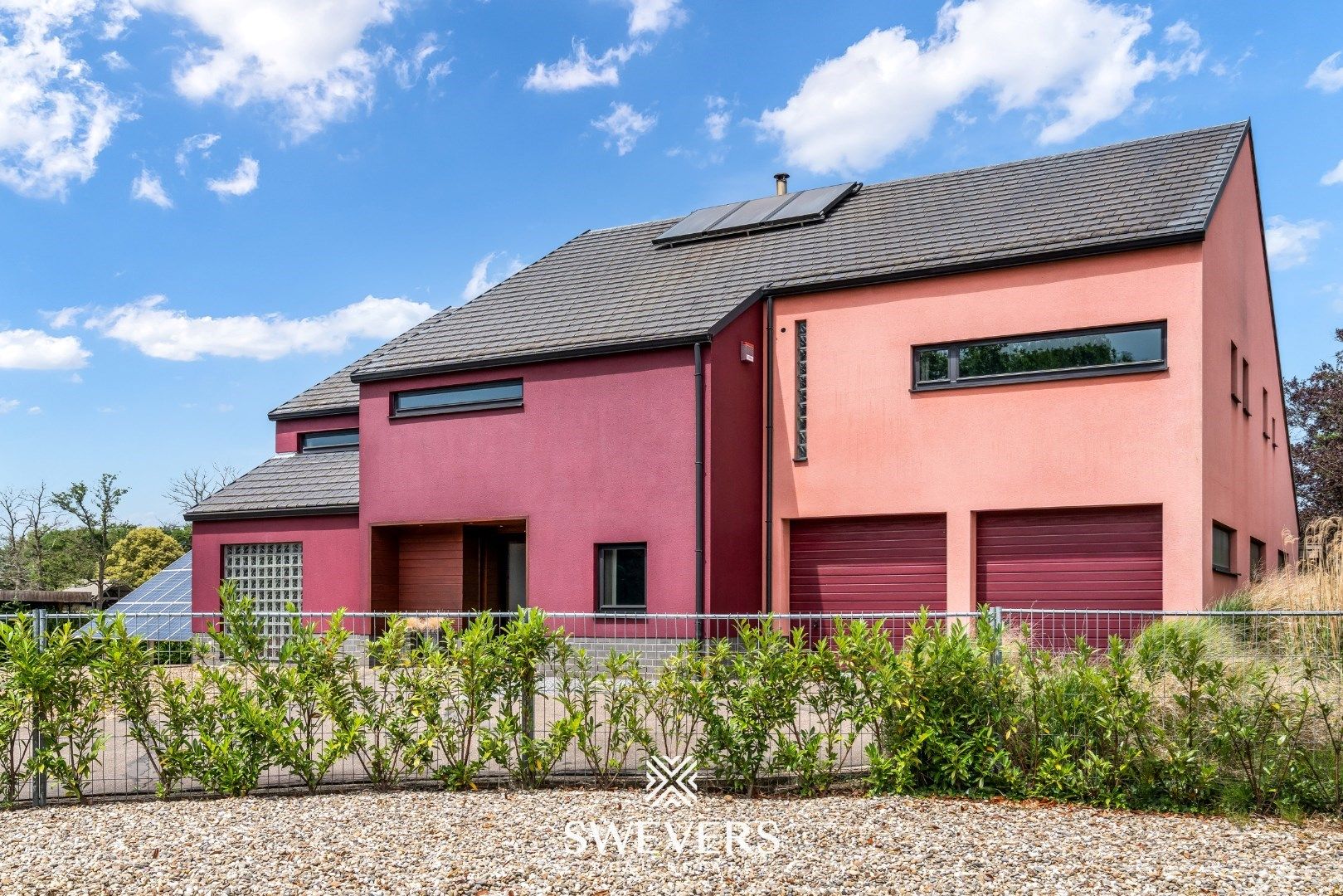 Ruime woning ( 469 m2 ) met veel potentieel op prachtig perceel ( 32a 42ca ) te Bolderberg foto {{pictureIndex}}