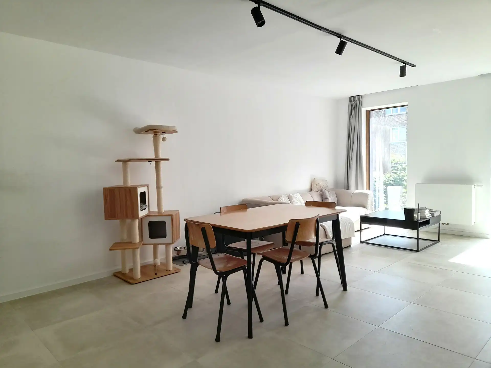 Recent gerenoveerde woning met 4 slaapkamers foto 6