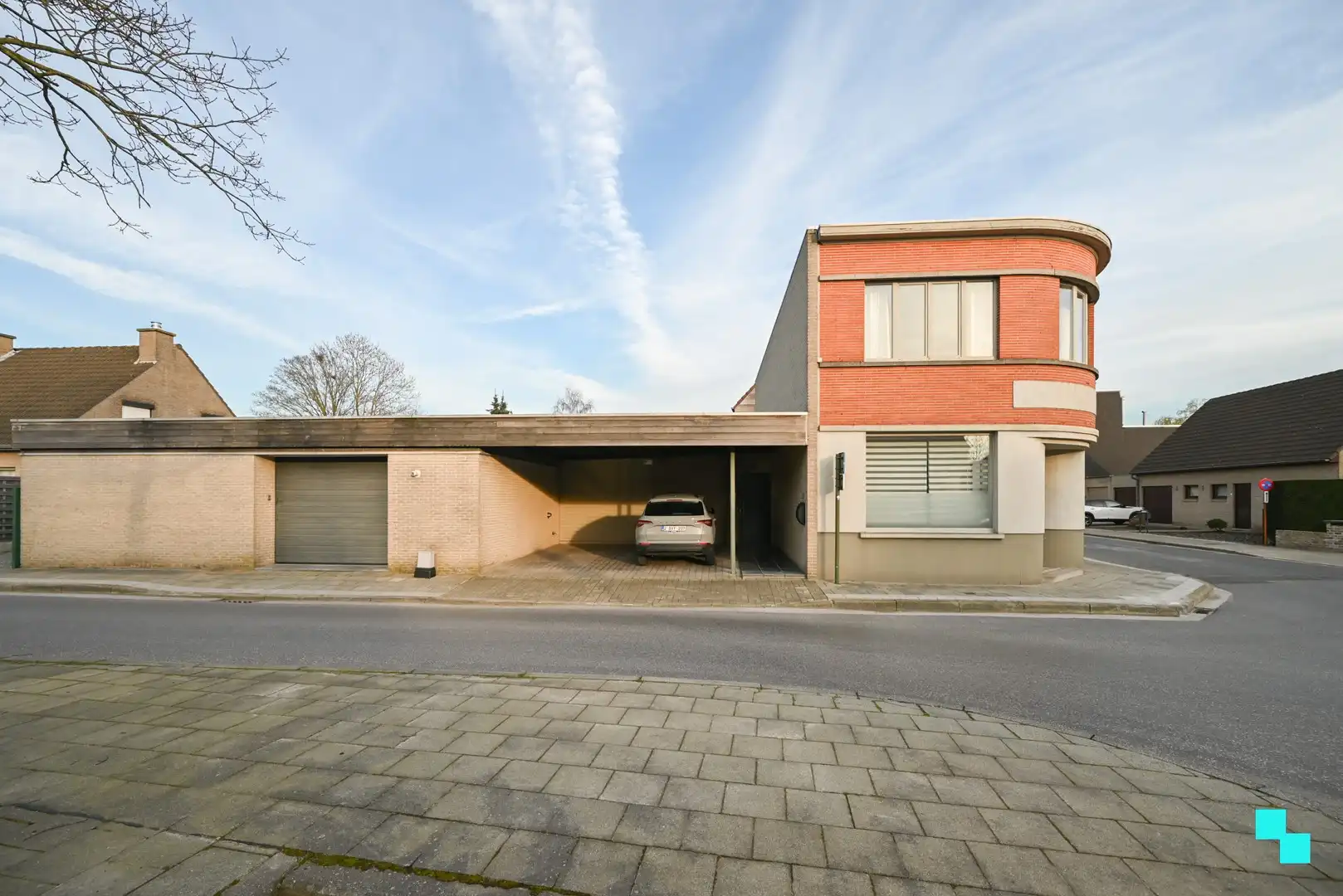 Karaktervolle woning met handelsruimte nabij het centrum van Izegem foto 3
