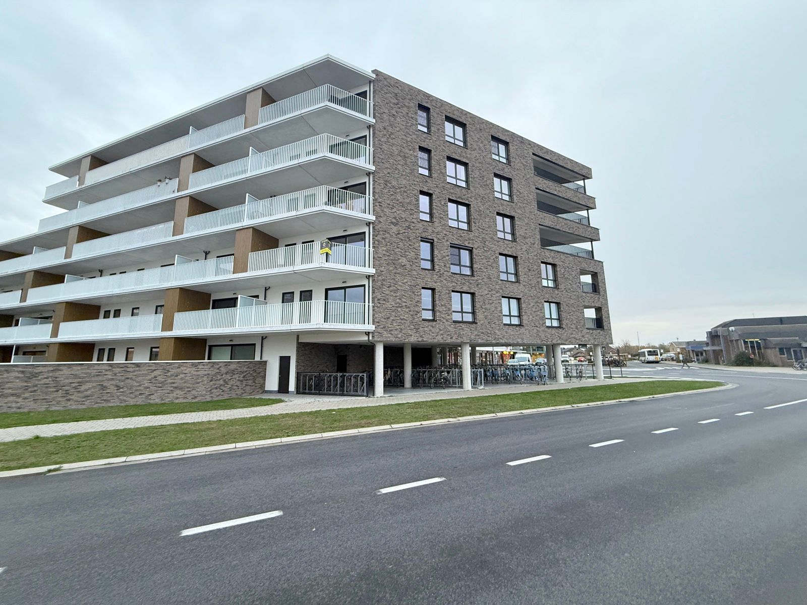 Zongericht appartement met ruim terras foto 22