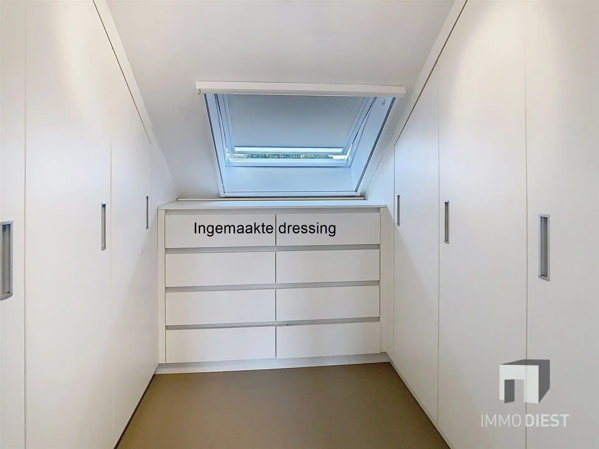 Handelspand met luxe woonst op goede locatie foto 18