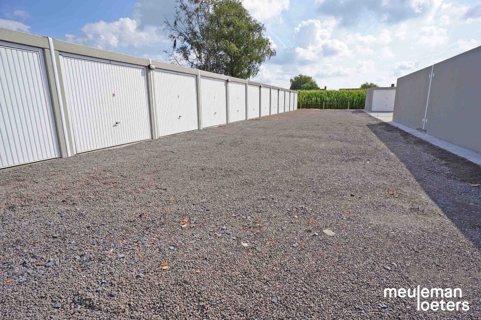 Zeer goed onderhouden garage in het centrum van Moerbrugge foto 3