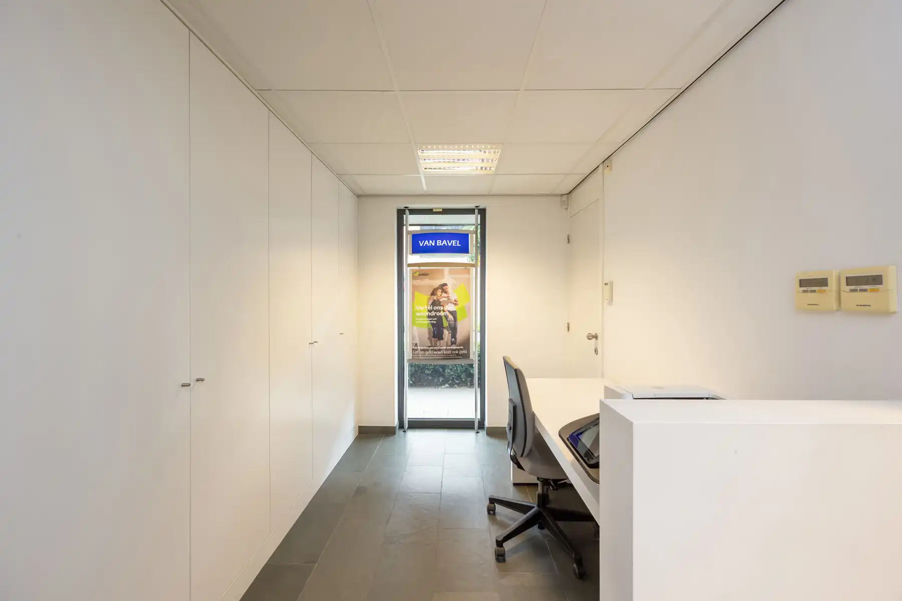 Goed gelegen kantoorruimte (circa 265m²) in het centrum van Meer (Hoogstraten) met parking. foto 7