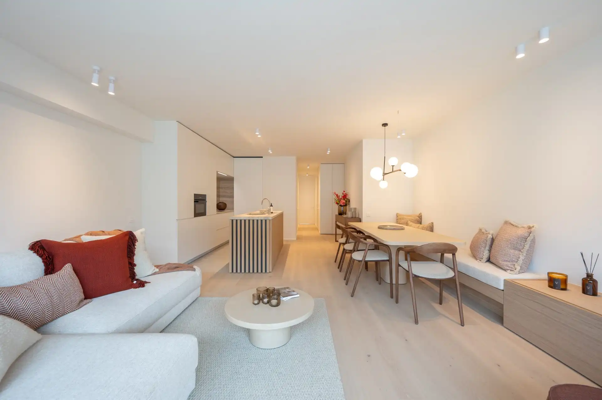 Zeer goed gelegen appartement op enkele passen van het gezellige Rubensplein. foto 6