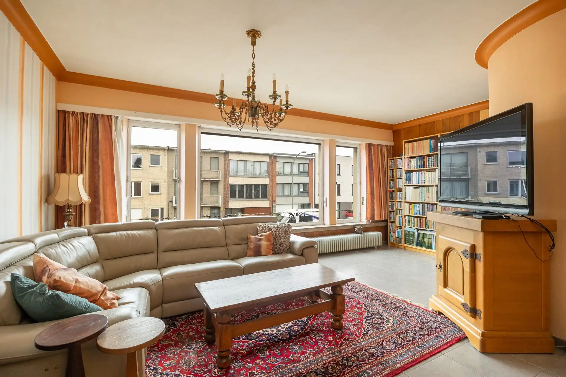 Ruime bel-etage (3-4 slpk) met garage en tuin in Wommelgem foto 8