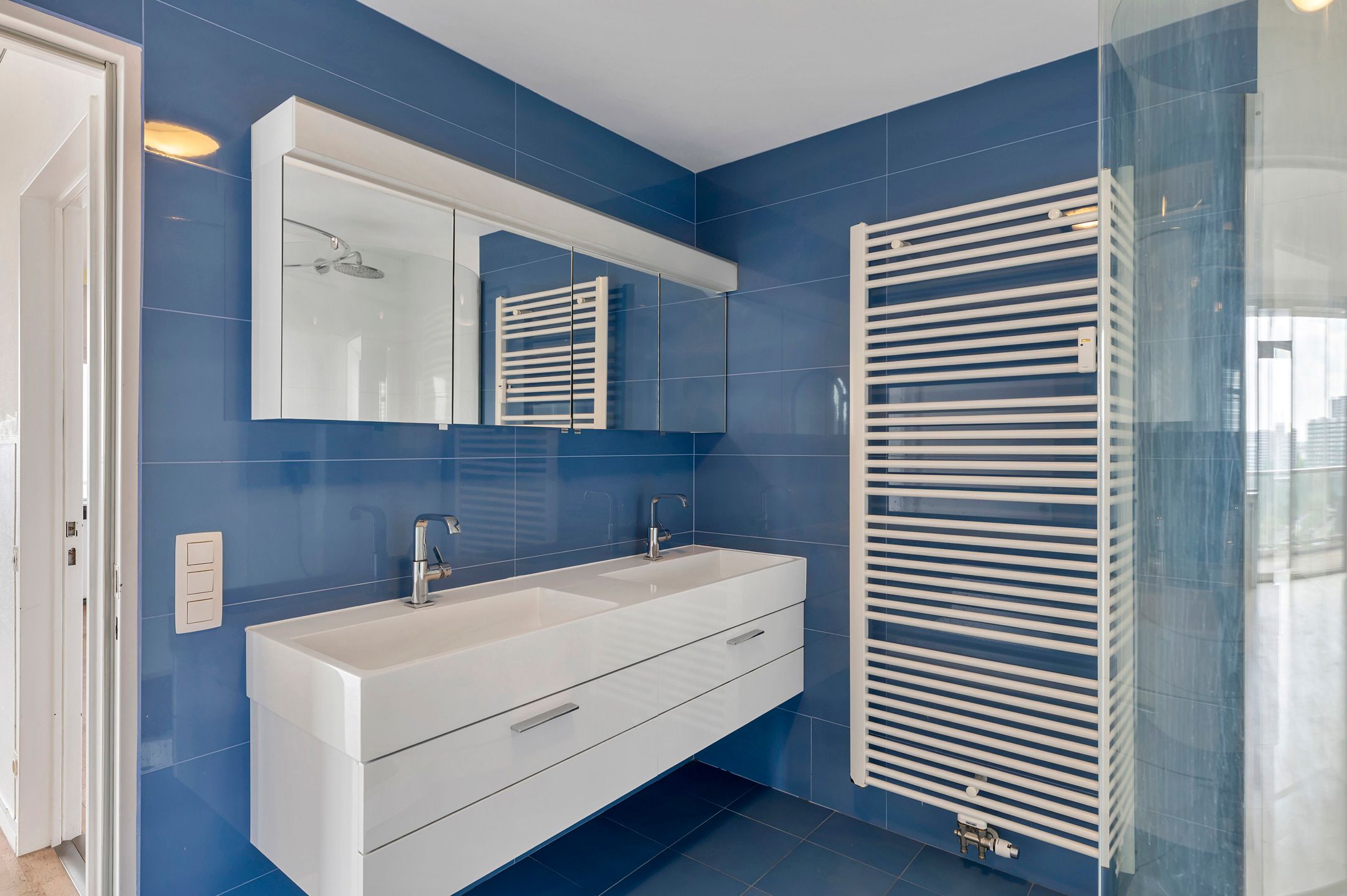 Exclusief appartement met zicht over de skyline van Antwerpen en de Schelde! foto 16