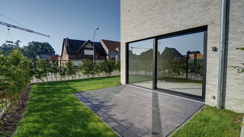 Instapklare duplex-woonst met aparte inkomhal en met privé tuintje met 2 terrassen foto 18