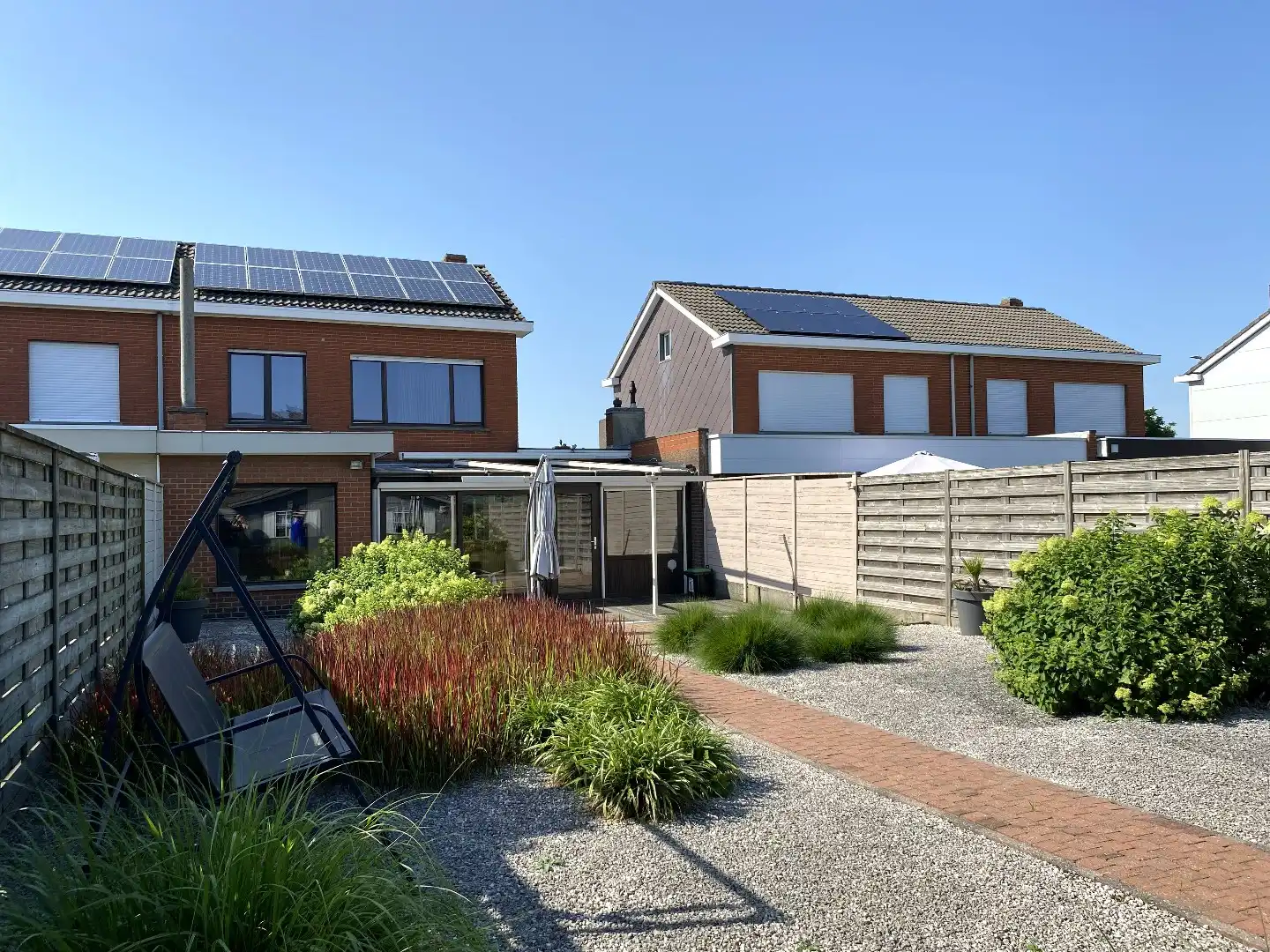 RUIME RUSTIG GELEGEN WONING MET PRACHTIG AANGELEGDE TUIN  foto 10